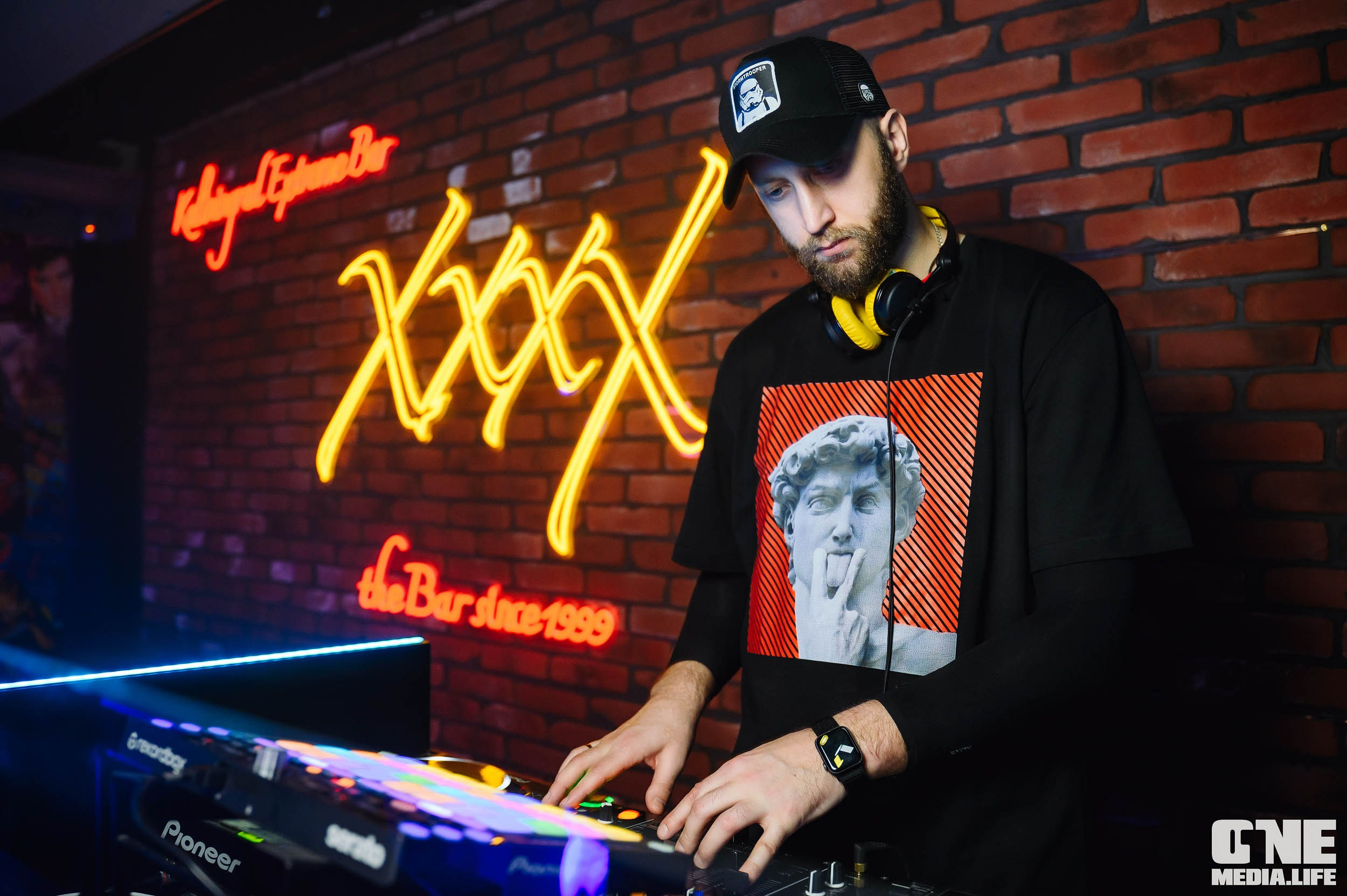 Фотоотчет из экстрим бара XxxX. One Media Life: фоторепортажи, фотоотчеты с мероприятий и заведений