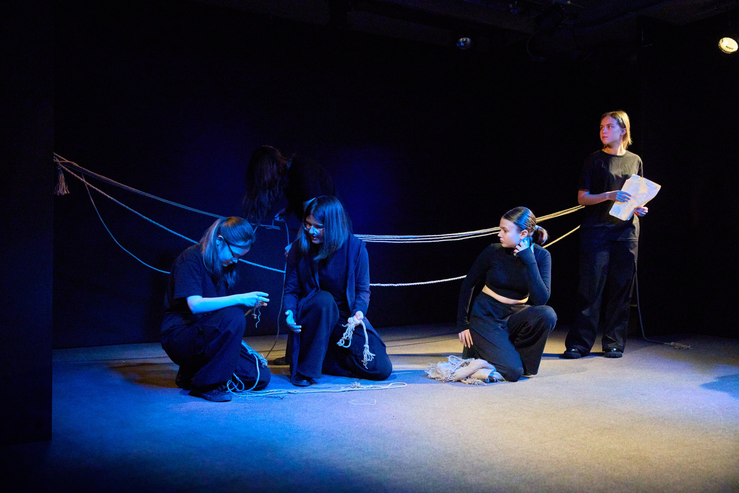 Театр студия «За двумя зайцами»