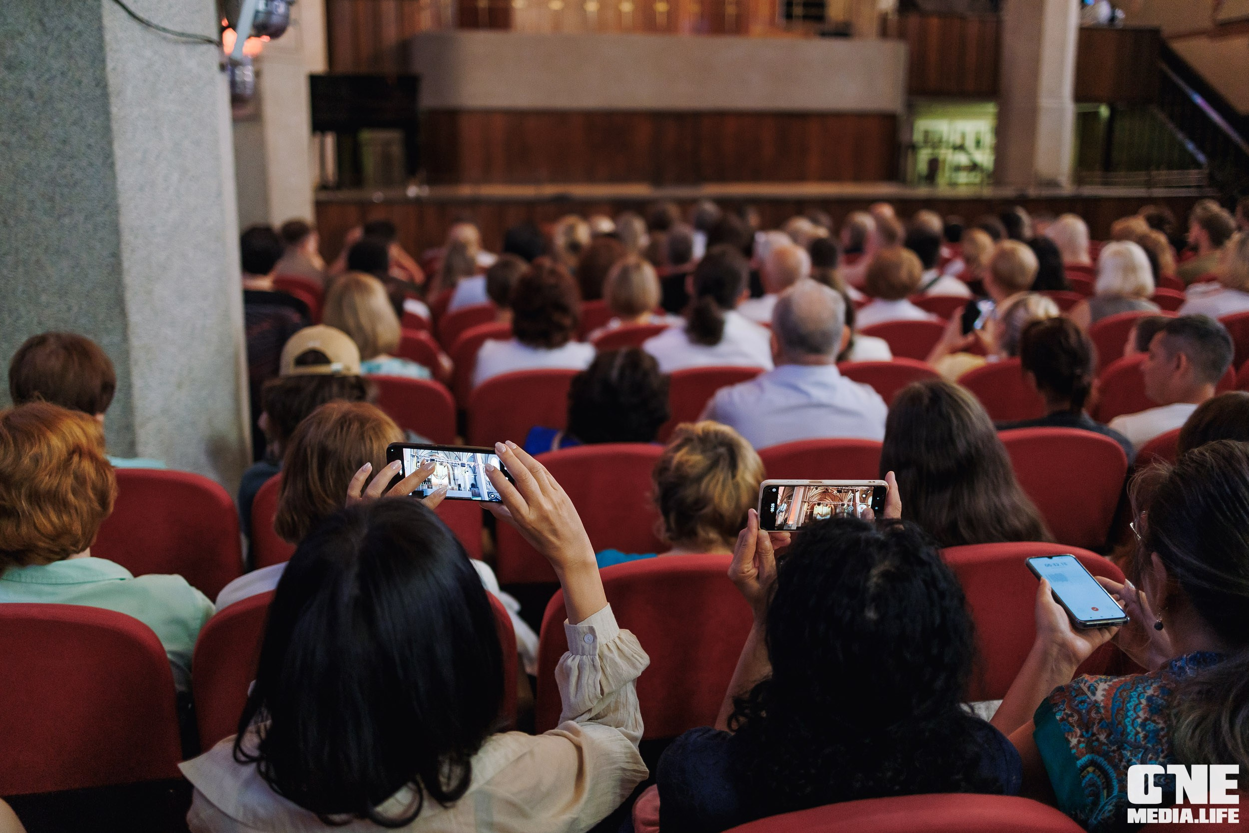 Фоторепортаж из Калининградской филармонии. One Media Life: фоторепортажи, фотоотчеты с мероприятий и заведений