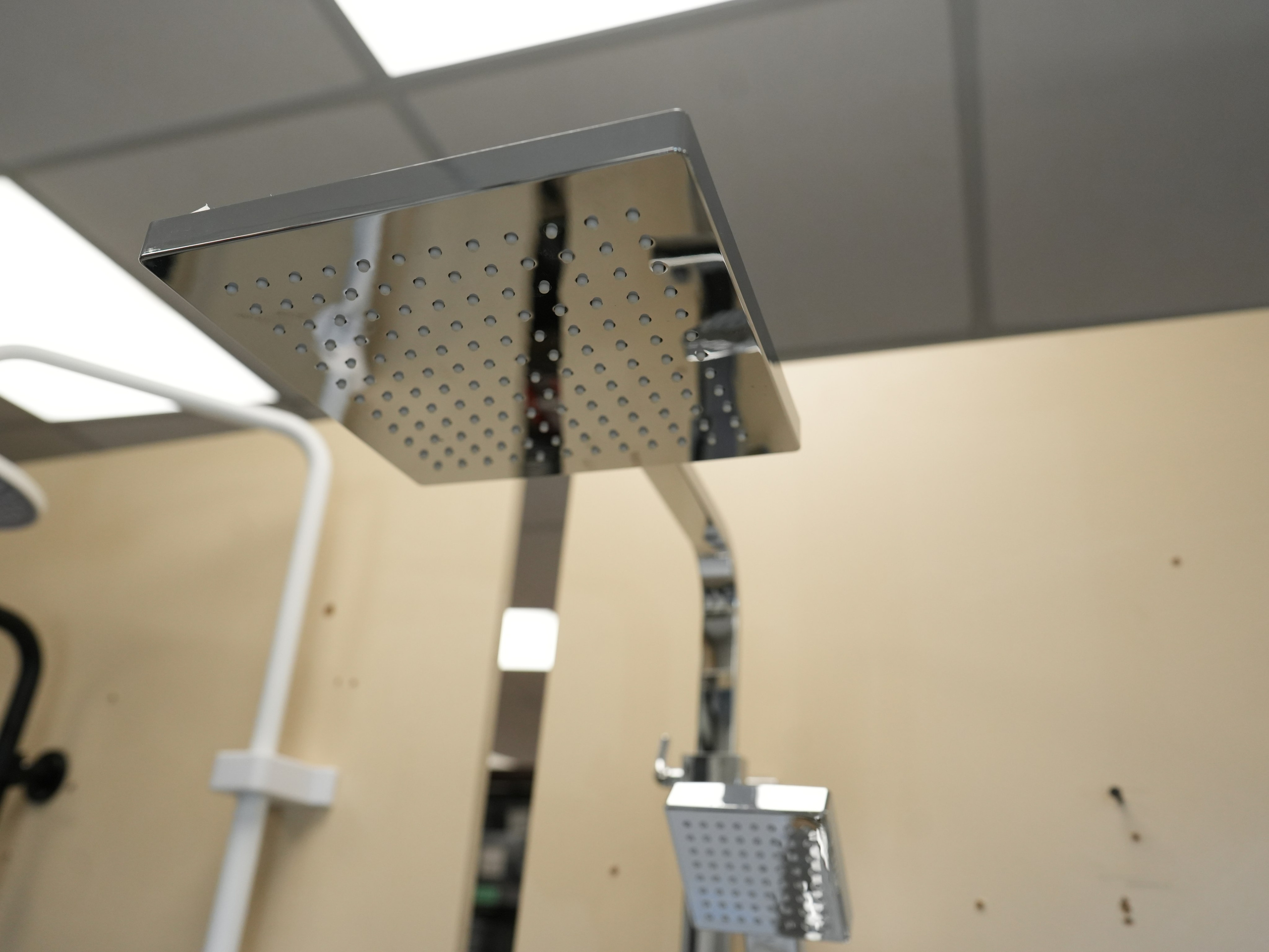 Смесители. Строительный магазин низких цен Экономкин