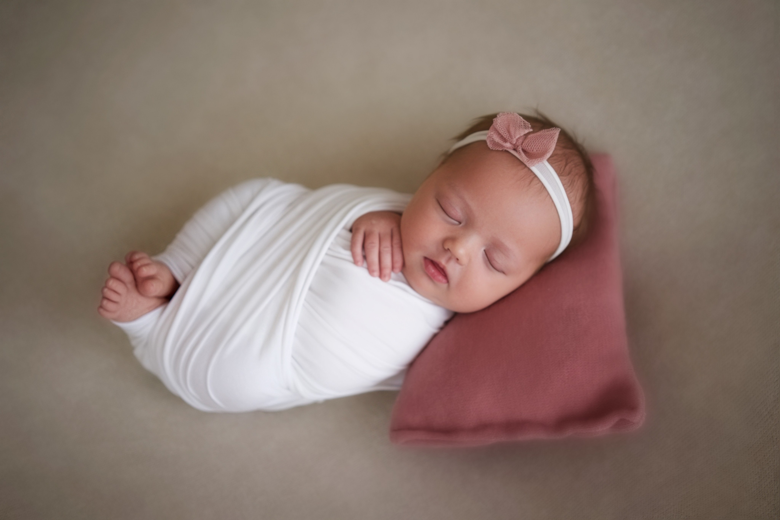 Фотограф новорождённых newborn деток до года в Кемерово Ксения Вакула