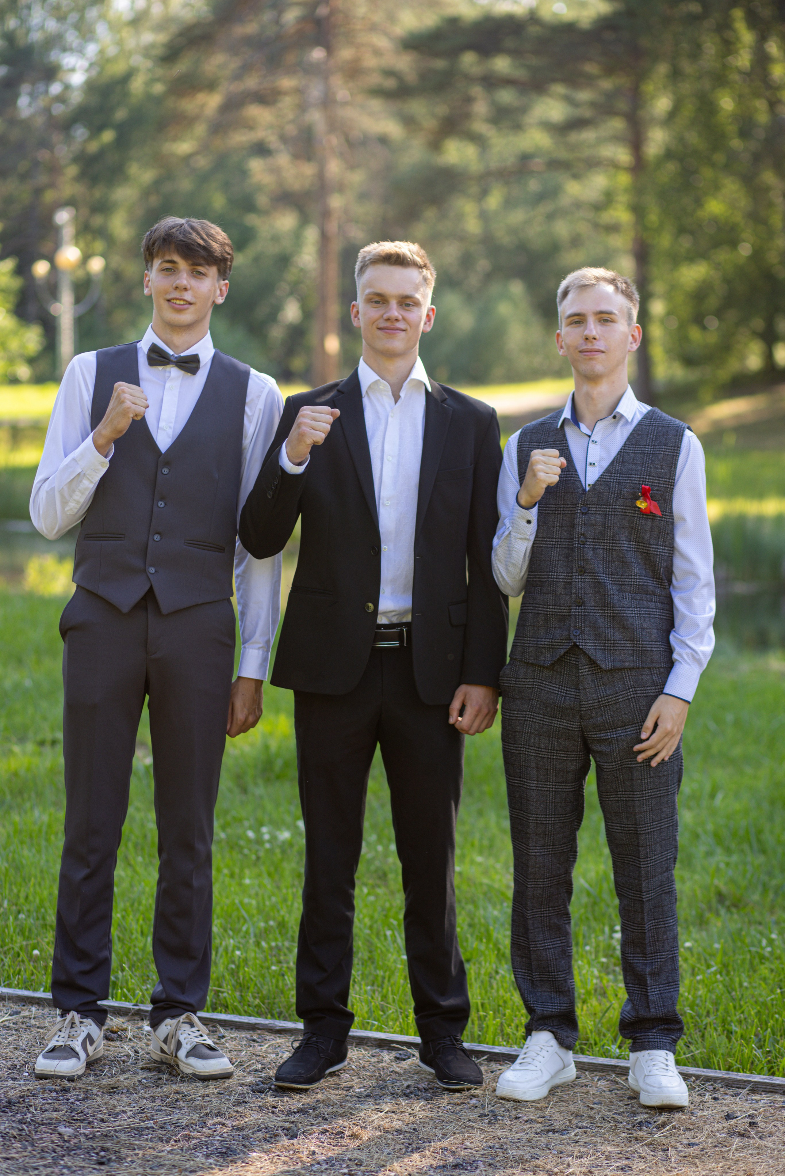 Фотосессия на выпускной. Школа № 12, 11 класс, 2024 г. Студия выпускных альбомов Остров