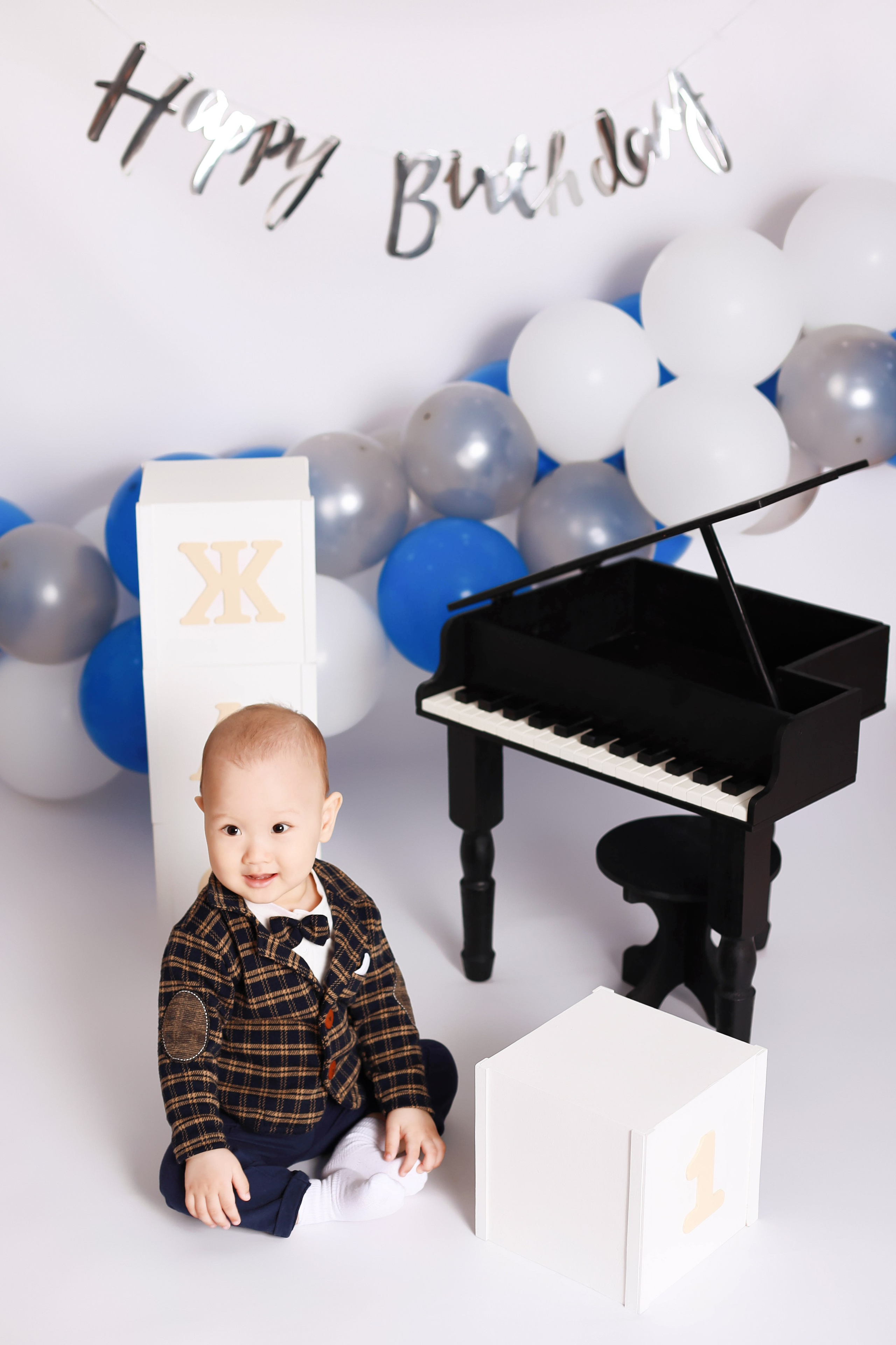 Годовасие. Фотограф беременности, новорожденных и детей до года в Астане