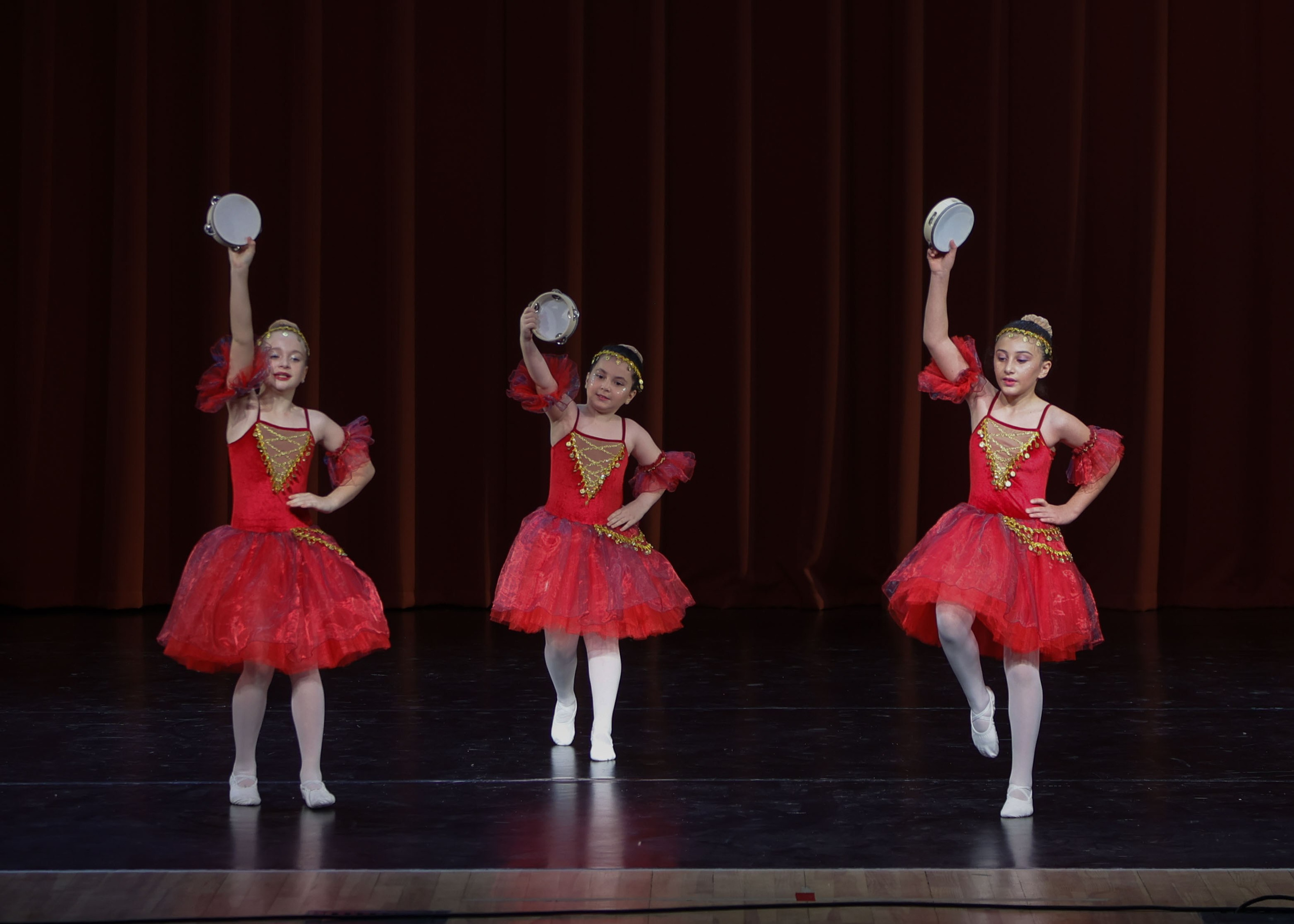 Фестиваль хореографического искусства «КУБОК ЛЕГЕНДЫ — 2025». Выпускные альбомы и школьный фотограф в Подольске, Троицке, Щербинке, Москве и Московской области