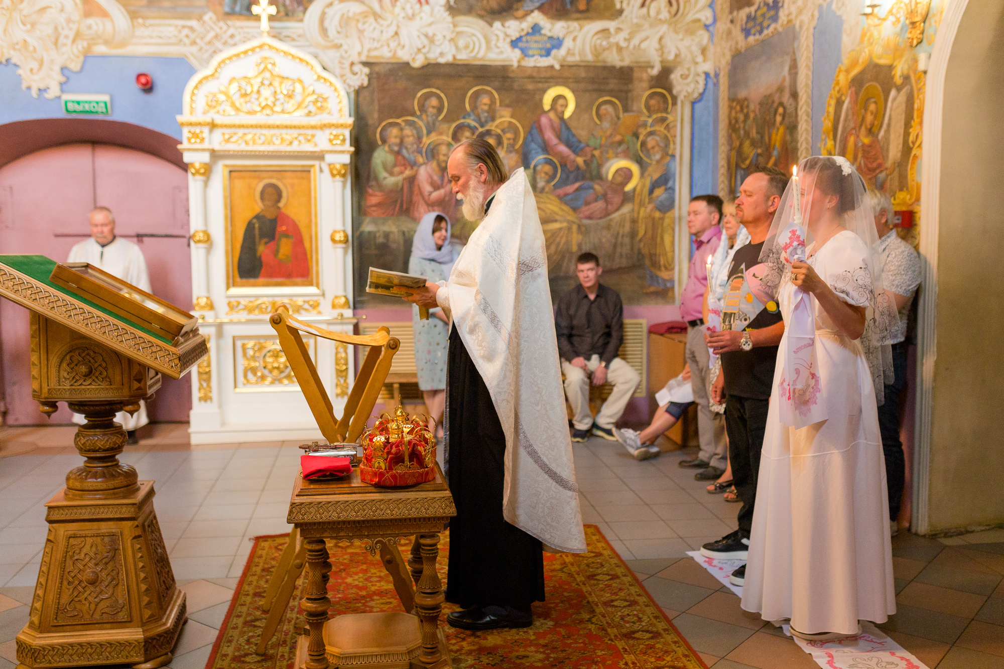 Фото венчания в церкви в Ярославле. Фотограф в Ярославле | Фотосессия, фото-видео съемка