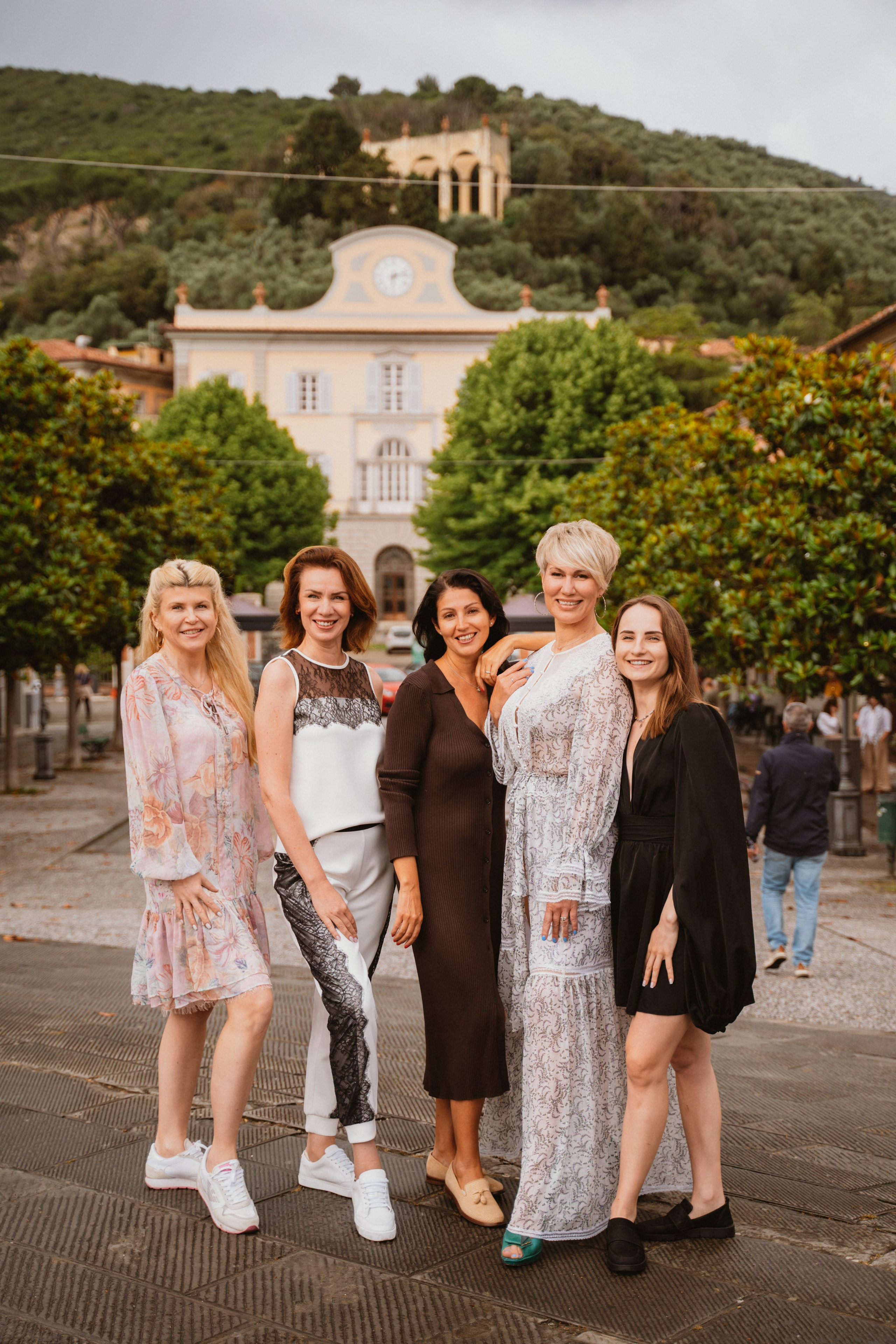 Pisa walk. Family Lifestyle Photographer in Lucca, Italia