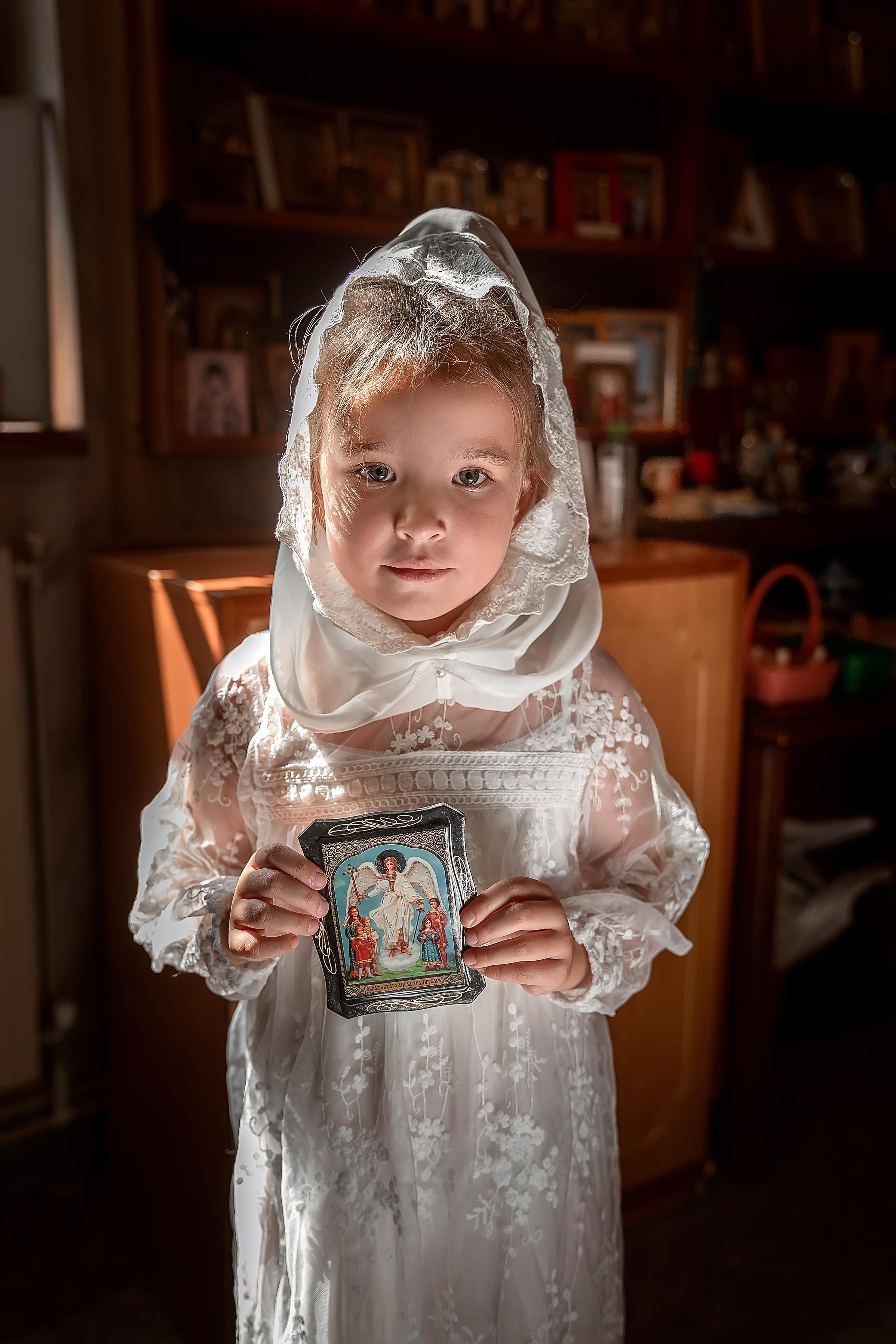 Крещение Никиты в Храме Троицы Живоначальной на Воробьевых горах. Фото- и видеосъёмка крещения и венчания. Фотограф на крещение Москва