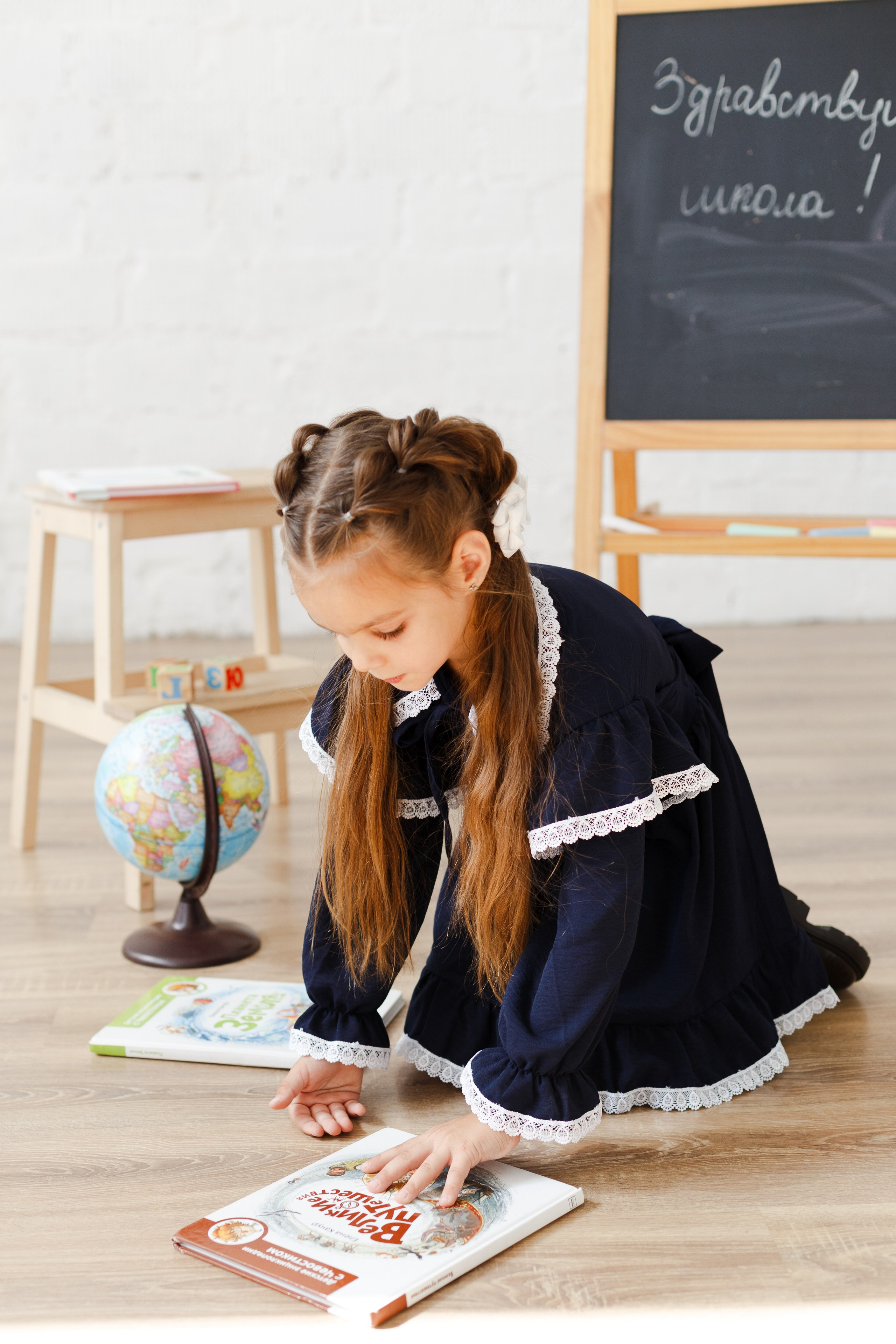 Школьная фотосессия к 1 сентября в студии