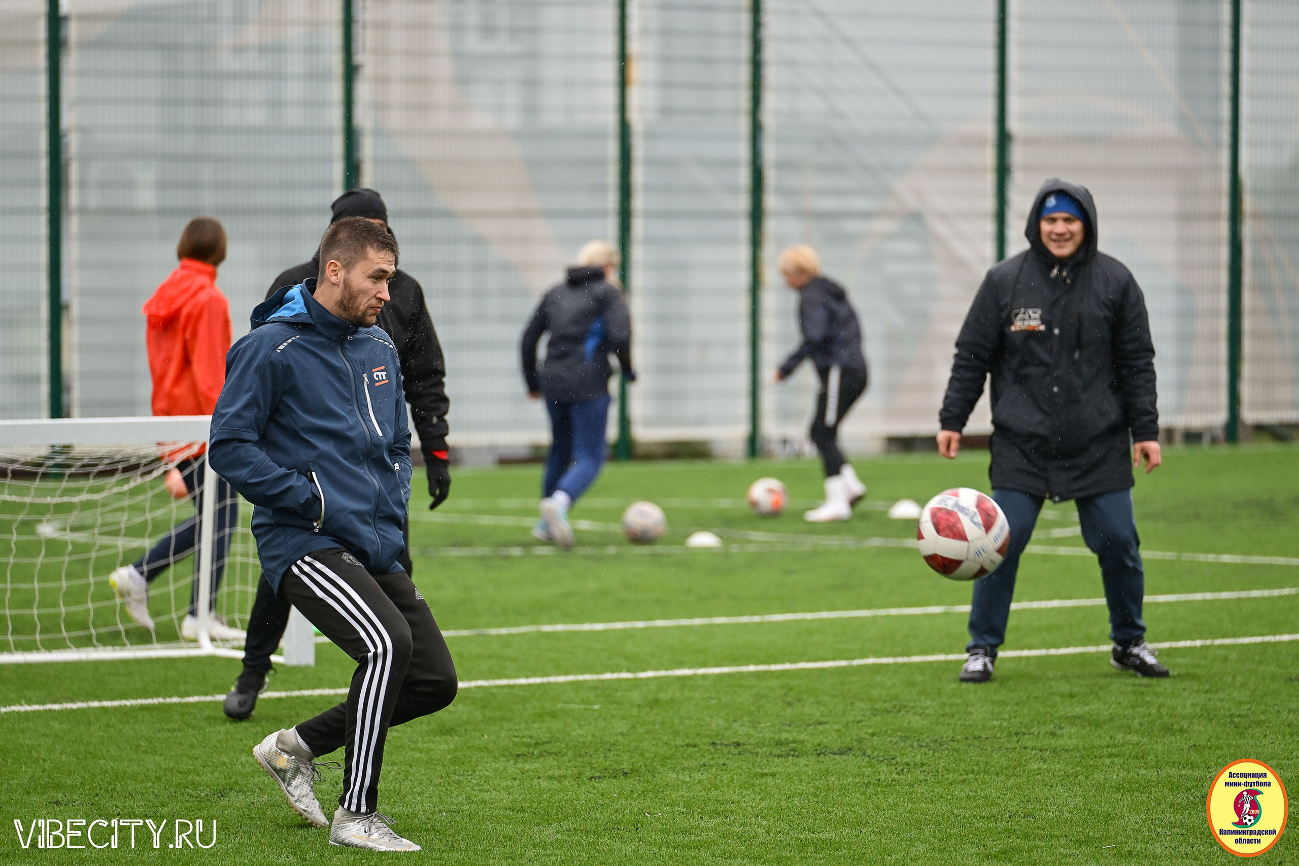 ИГРЫ МИНИ-ФУТБОЛЬНОЙ ЛИГИ. VIBECITY.RU Вайб Сити Ру Фоторепортажи Фотоотчеты Калининград