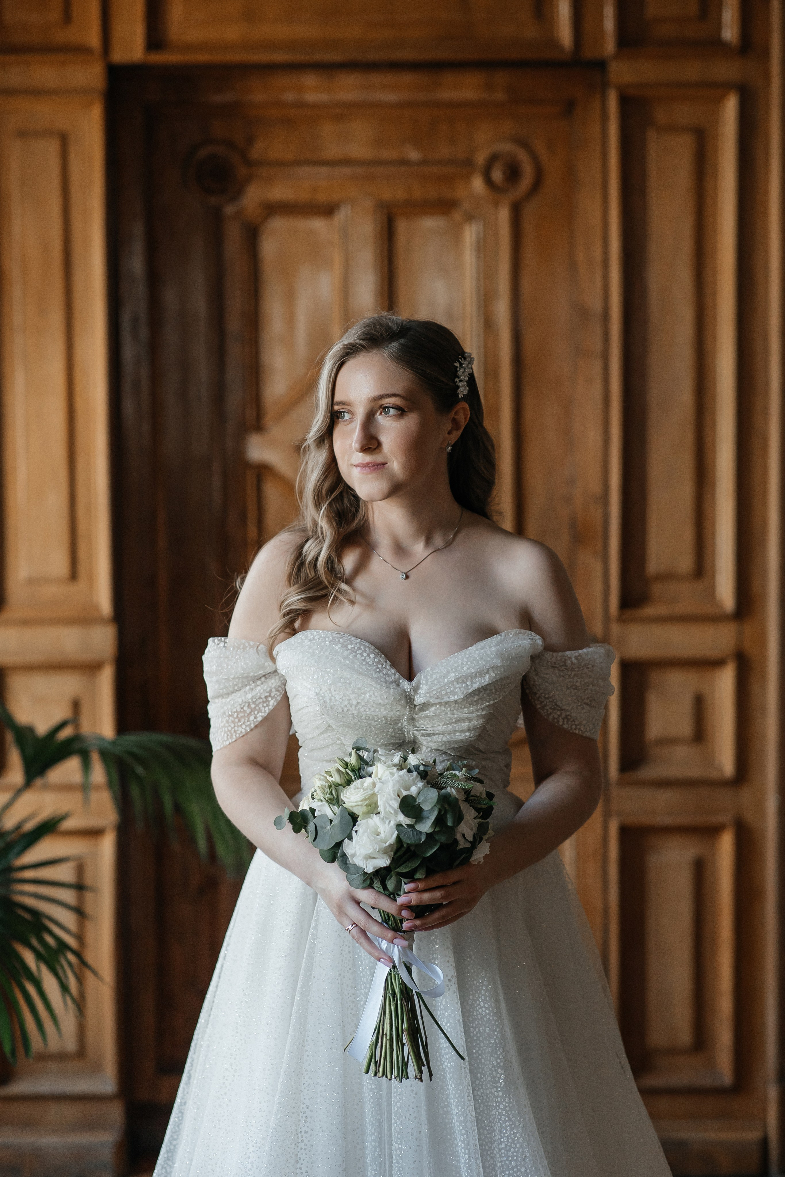 Свадебная фотосессия в библиотеке читальне имени Пушкина