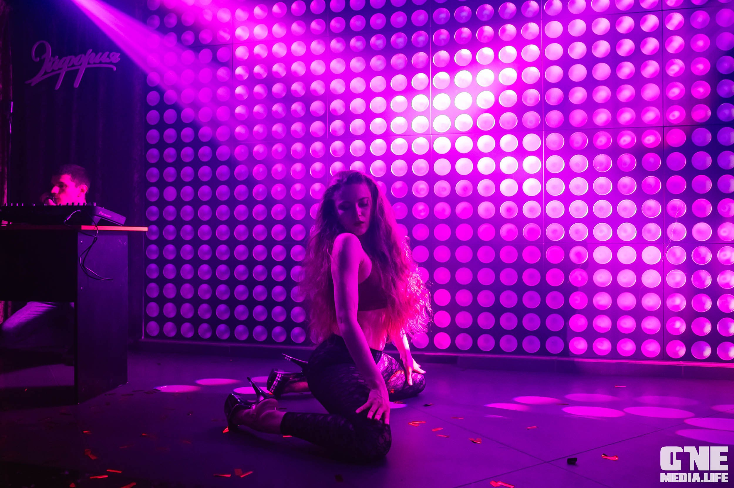 Фотоотчет с вечеринки в караоке-клубе Эйфория. One Media Life: фоторепортажи, фотоотчеты с мероприятий и заведений