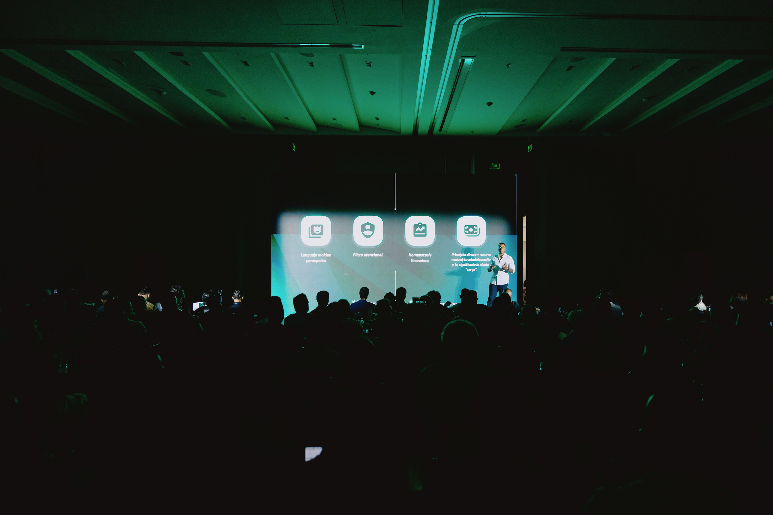 TRADERS DAY By NeomAAA Medellin. NeomAAA Funds Gallery