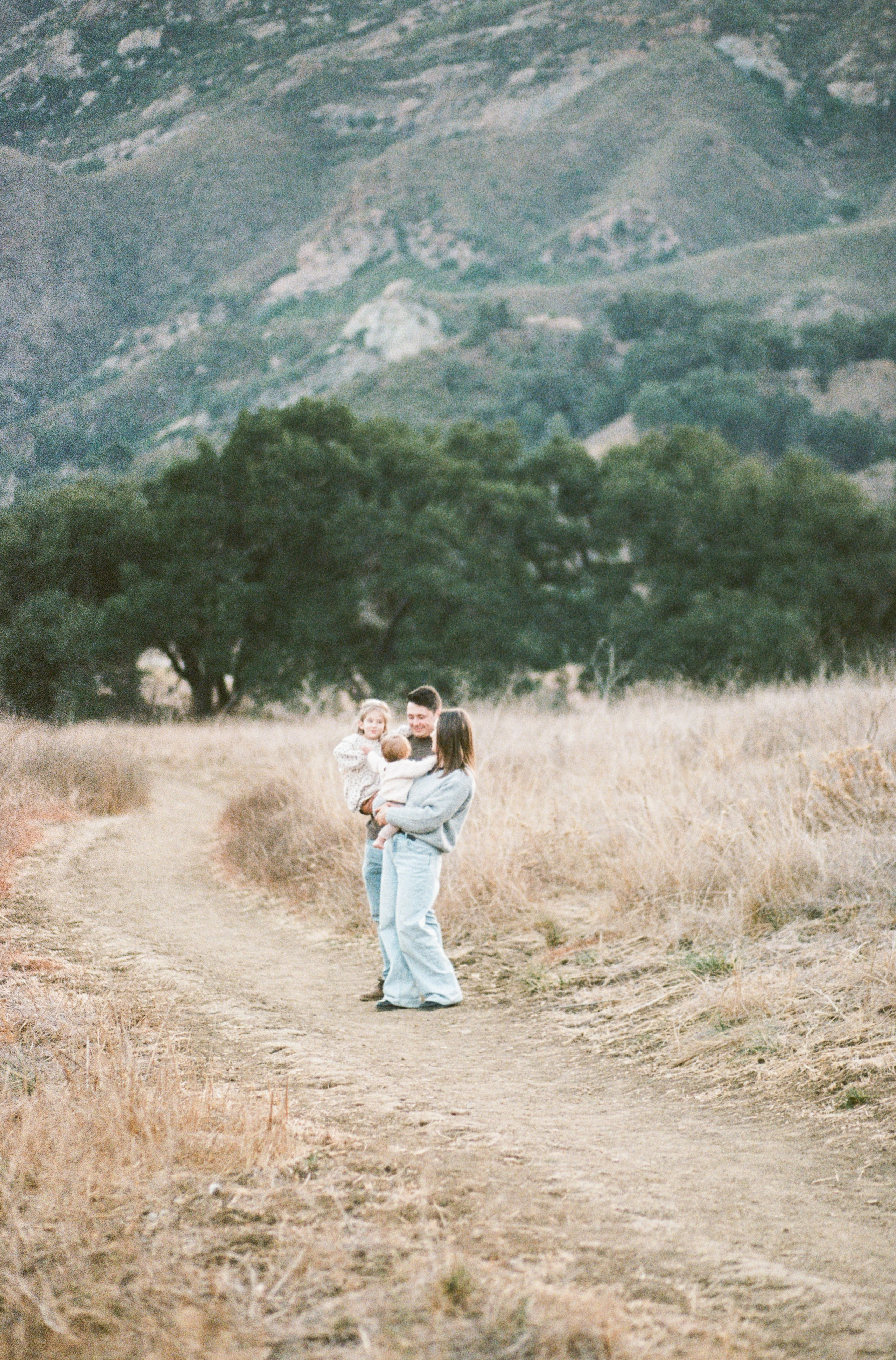 Family. Film photographer in Los Angeles Anastasiya Pankova