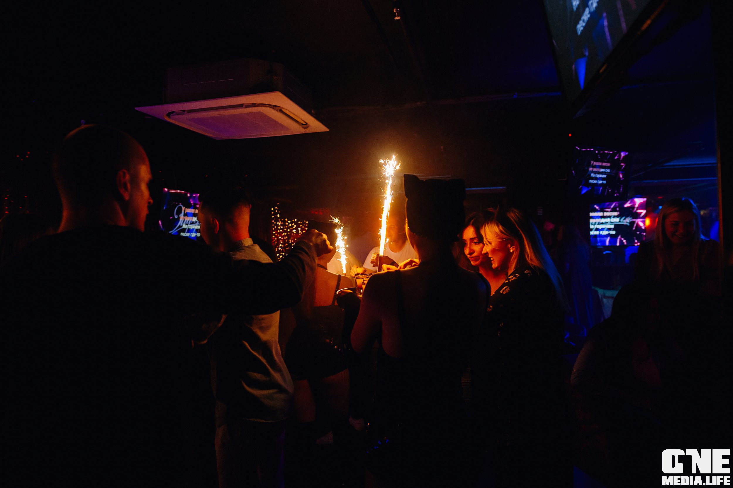 Фотоотчет из караоке клуба Эйфория. One Media Life: фоторепортажи, фотоотчеты с мероприятий и заведений