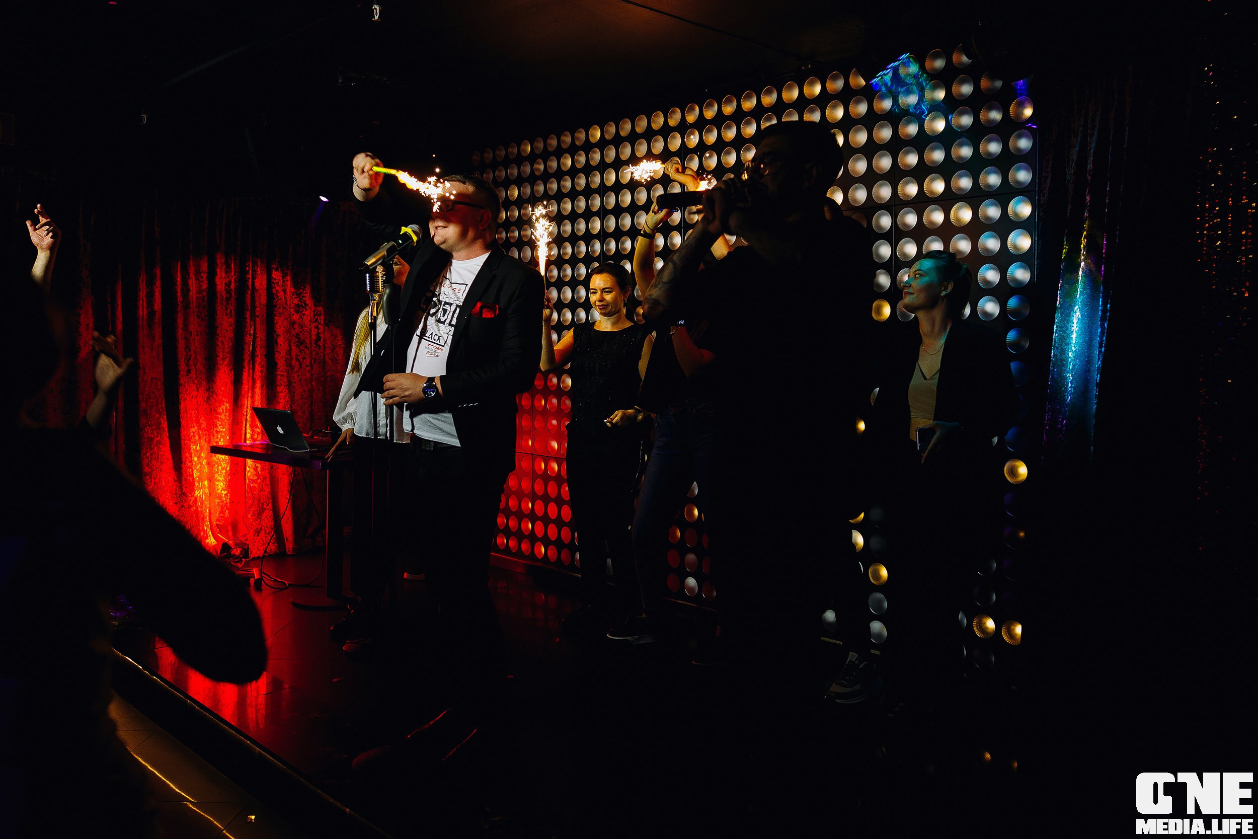 Фотоотчет из караоке клуба Эйфория. One Media Life: фоторепортажи, фотоотчеты с мероприятий и заведений