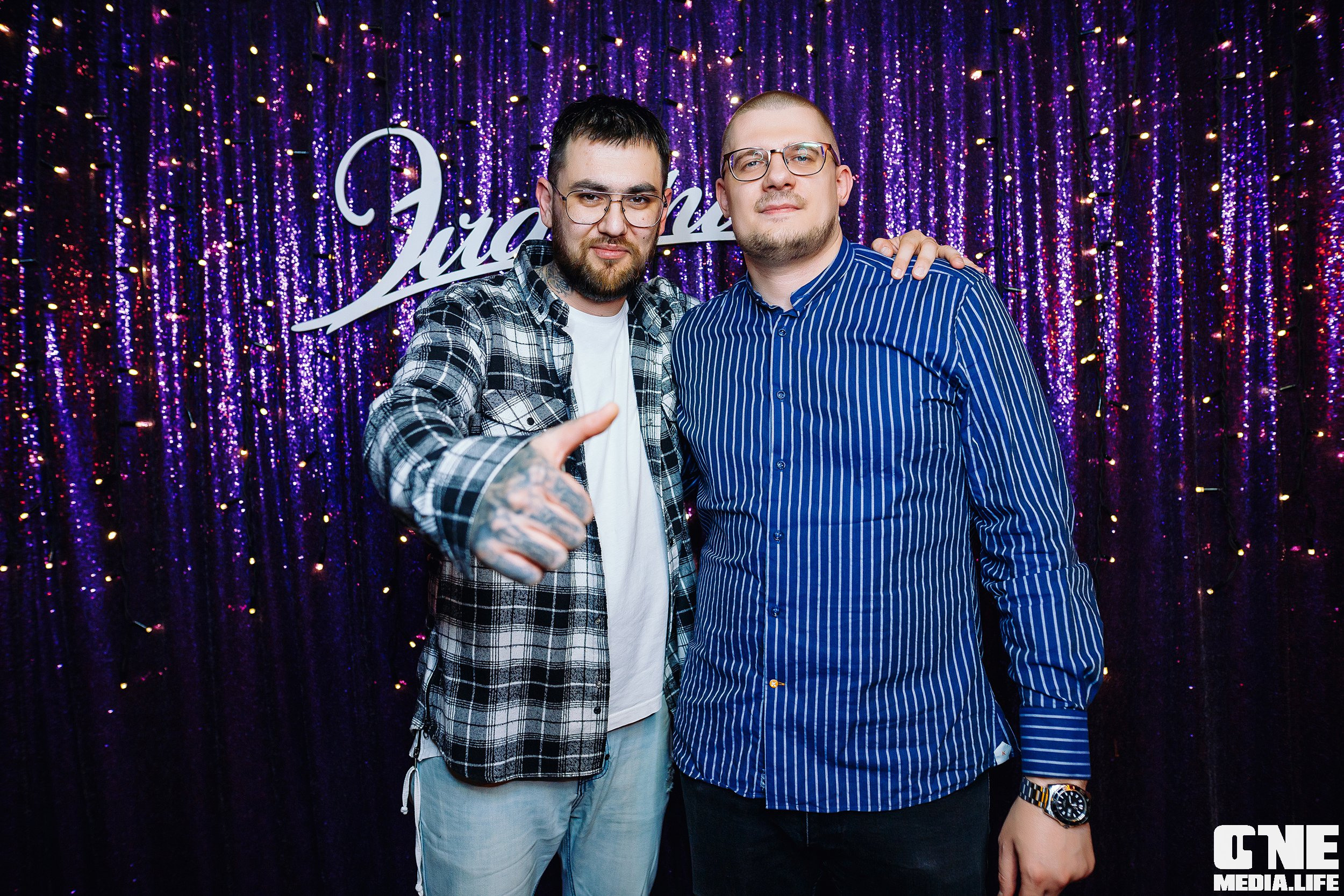 Фотоотчет из Freak Show Mystic в караоке клубе Эйфория. One Media Life: фоторепортажи, фотоотчеты с мероприятий и заведений