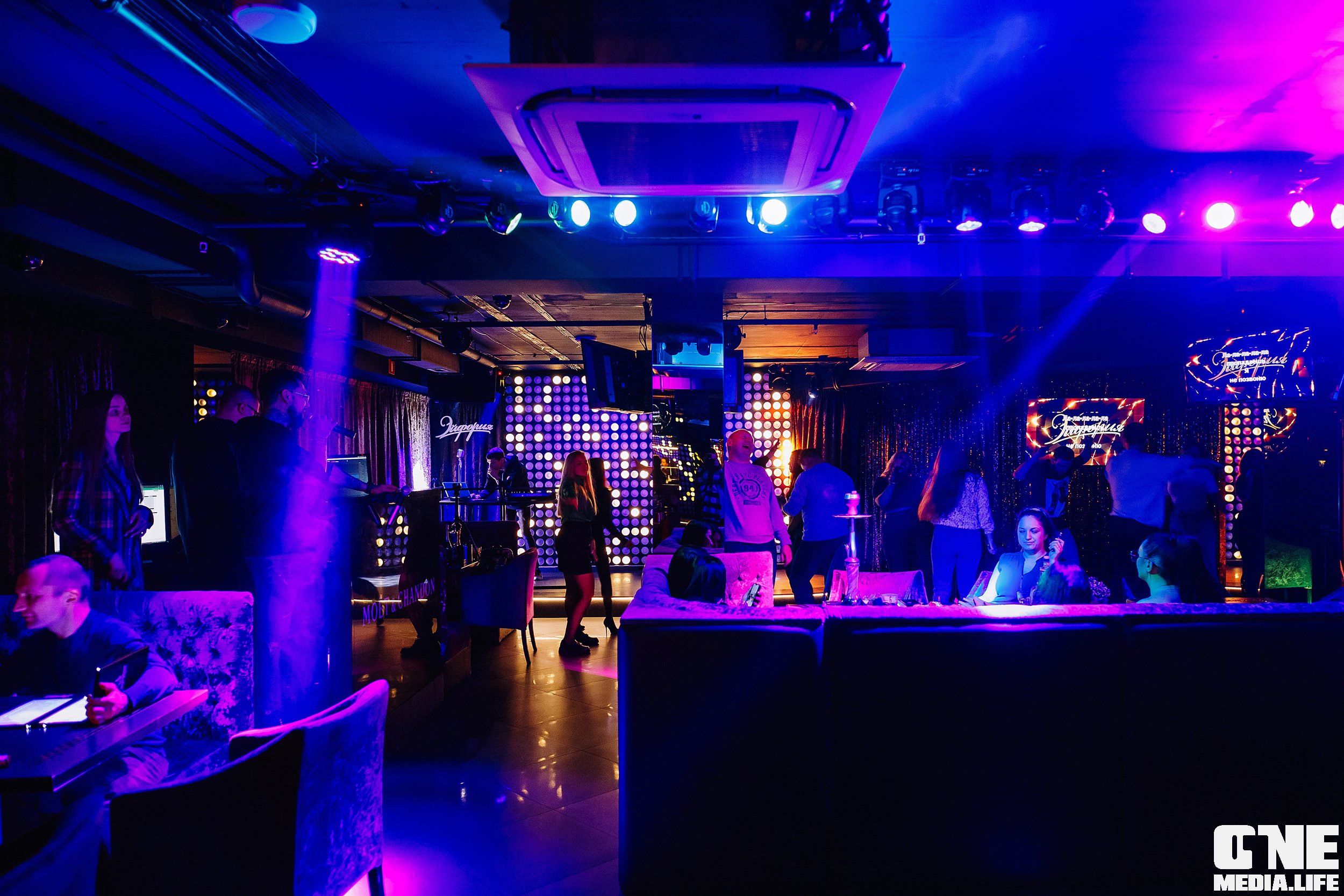 Фоторепортаж из караоке клуба Эйфория в Калининграде. One Media Life: фоторепортажи, фотоотчеты с мероприятий и заведений