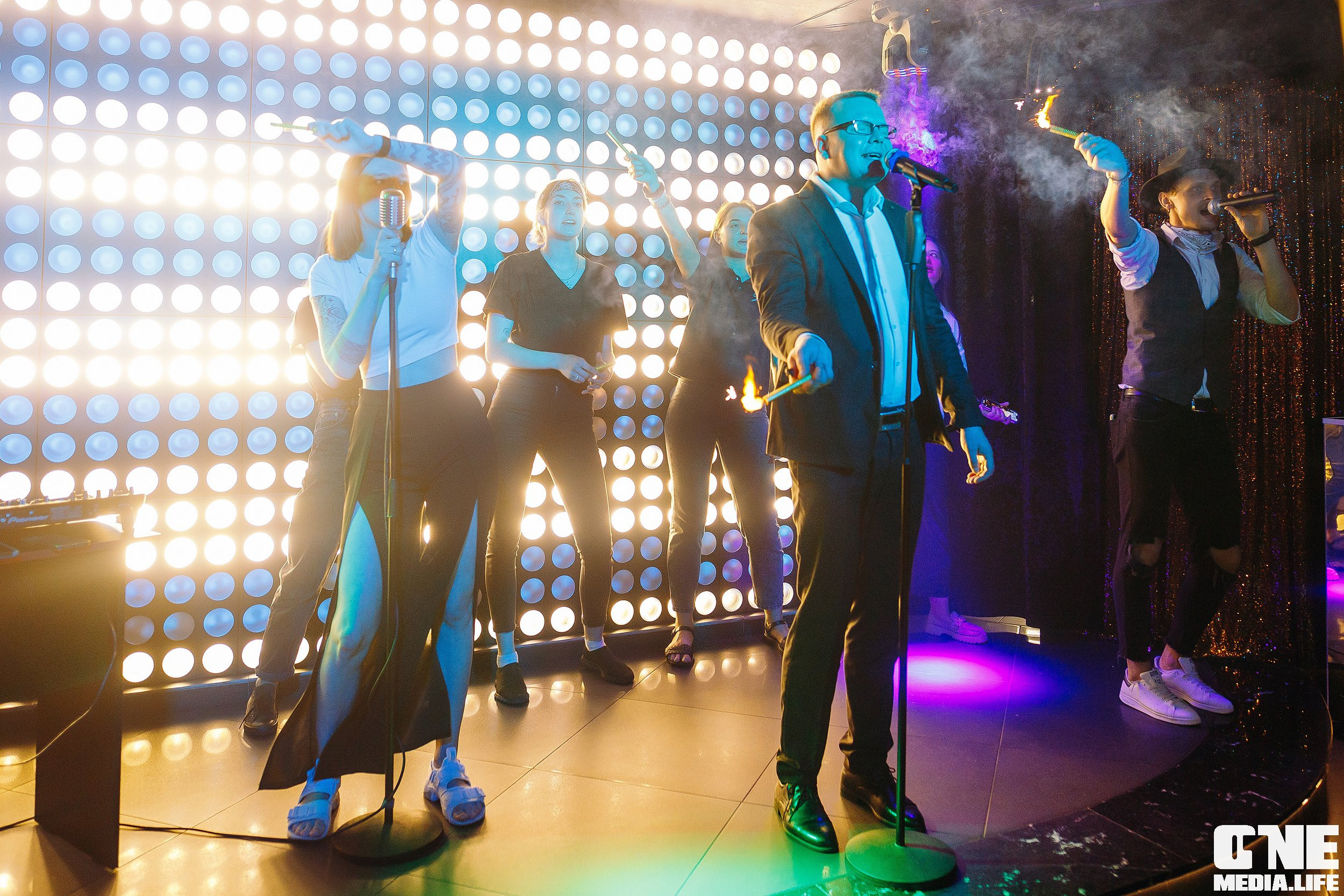 Фотоотчет из караоке-клуба Эйфория. One Media Life: фоторепортажи, фотоотчеты с мероприятий и заведений