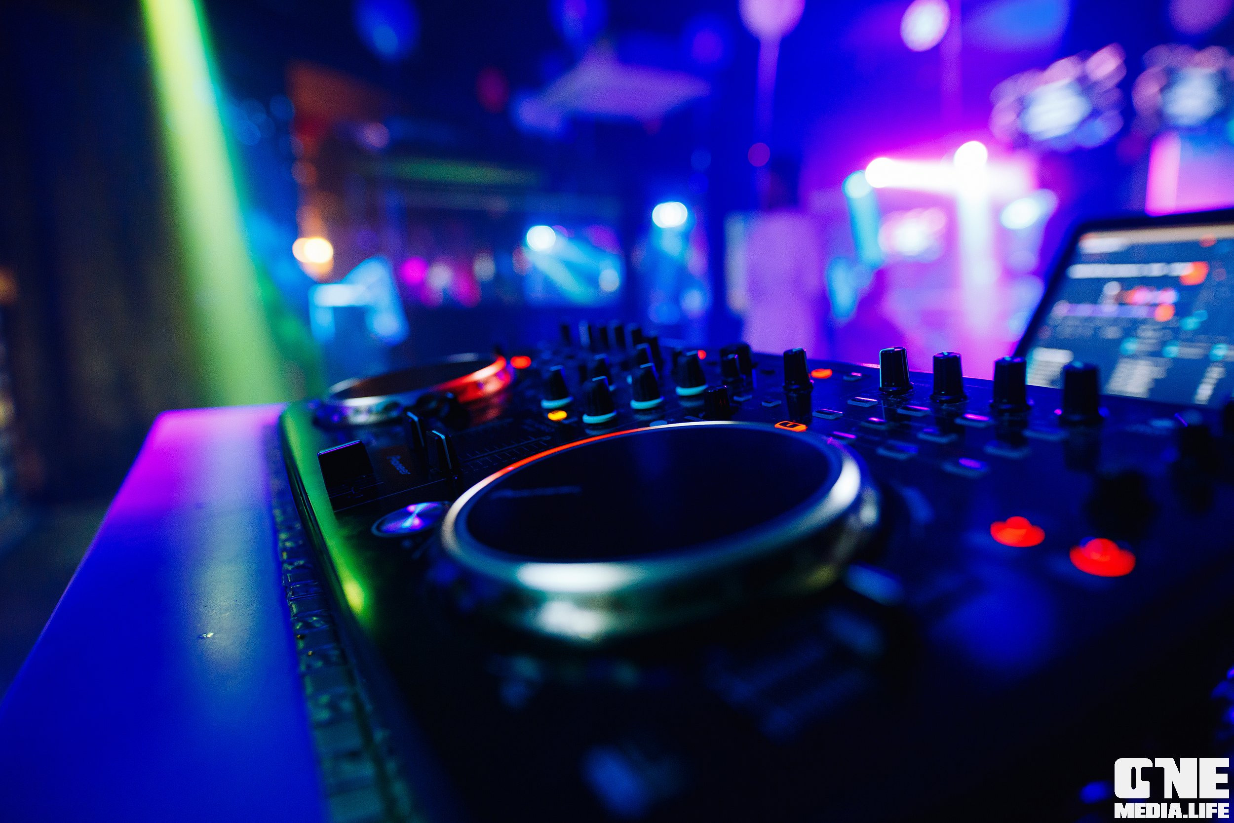 Фотоотчет из караоке-клуба «Эйфория». One Media Life: фоторепортажи, фотоотчеты с мероприятий и заведений