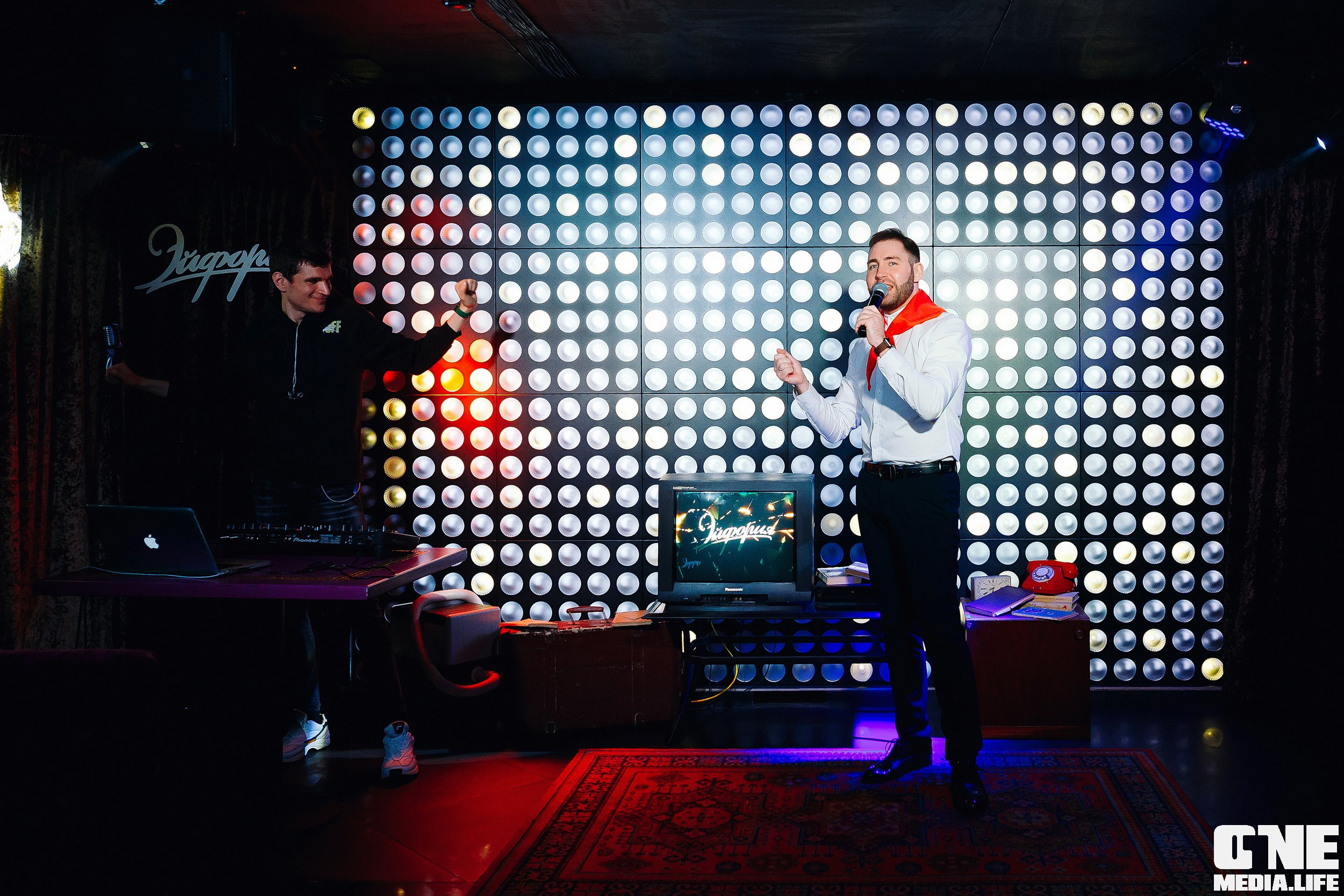 Мир, Клуб, Май в караоке Эйфория. One Media Life: фоторепортажи, фотоотчеты с мероприятий и заведений