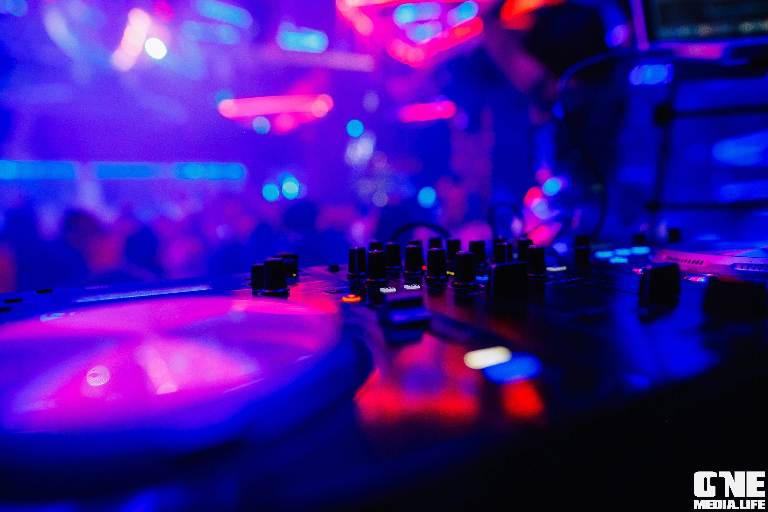 Фоторепортаж из ночного клуба Планета. One Media Life: фоторепортажи, фотоотчеты с мероприятий и заведений