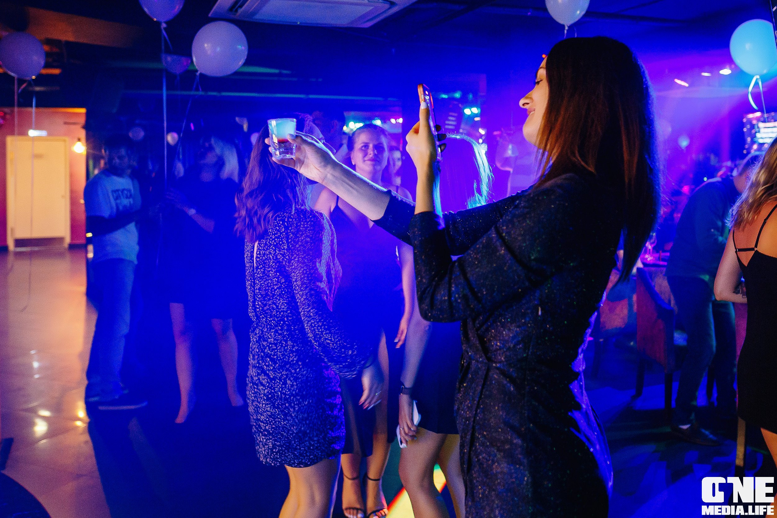 Фоторепортаж из караоке-клуба Эйфория. One Media Life: фоторепортажи, фотоотчеты с мероприятий и заведений