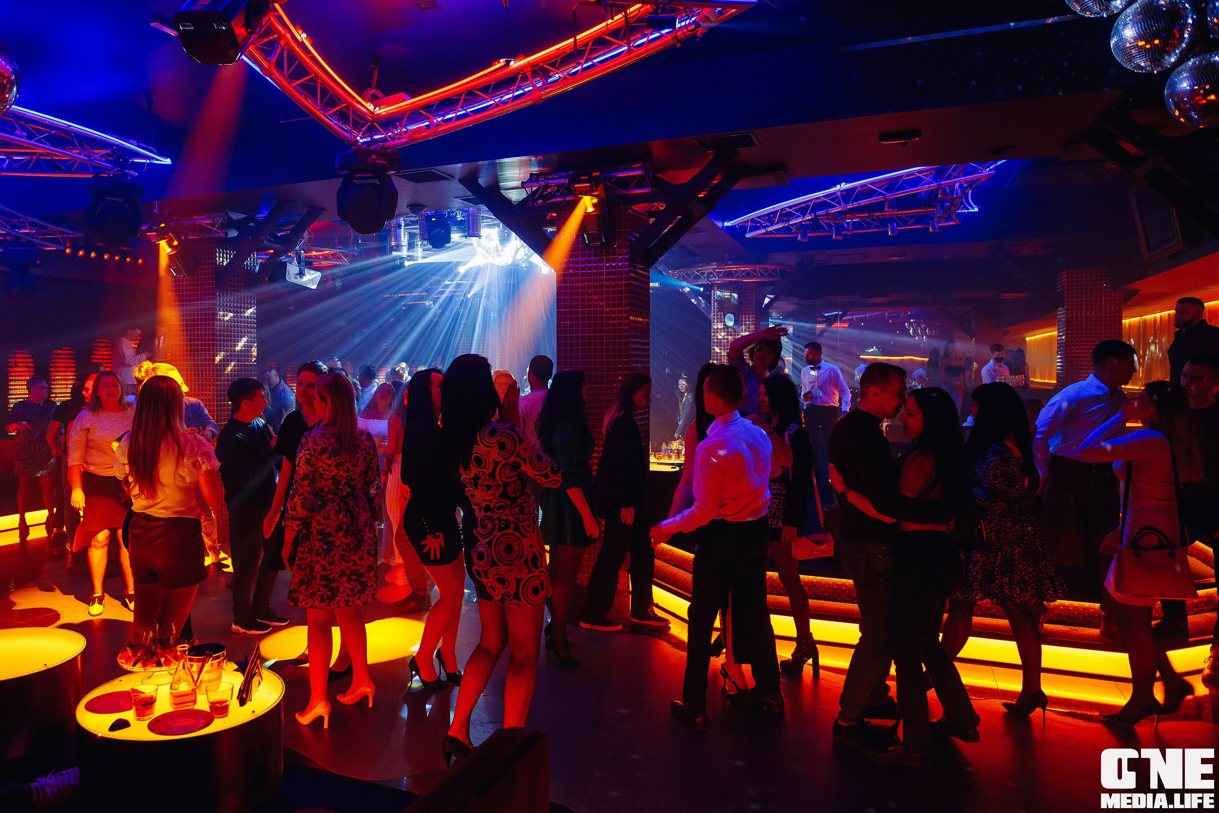 Суббота в развлекательном комплексе Планета. One Media Life: фоторепортажи, фотоотчеты с мероприятий и заведений