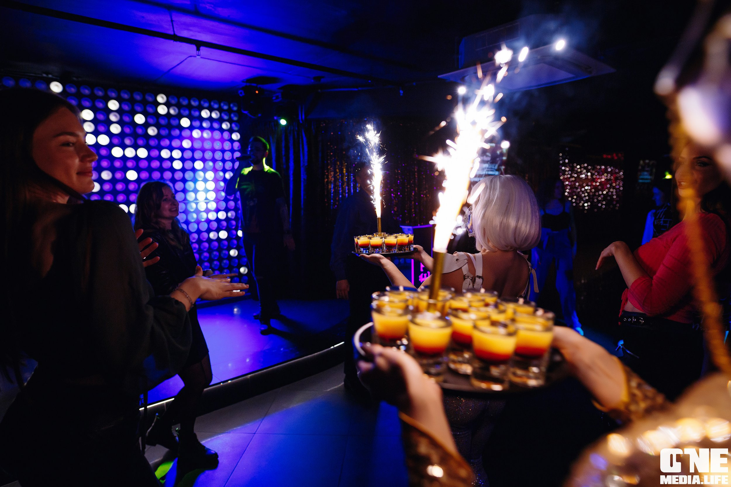 Фоторепортаж из караоке клуба Эйфория. One Media Life: фоторепортажи, фотоотчеты с мероприятий и заведений