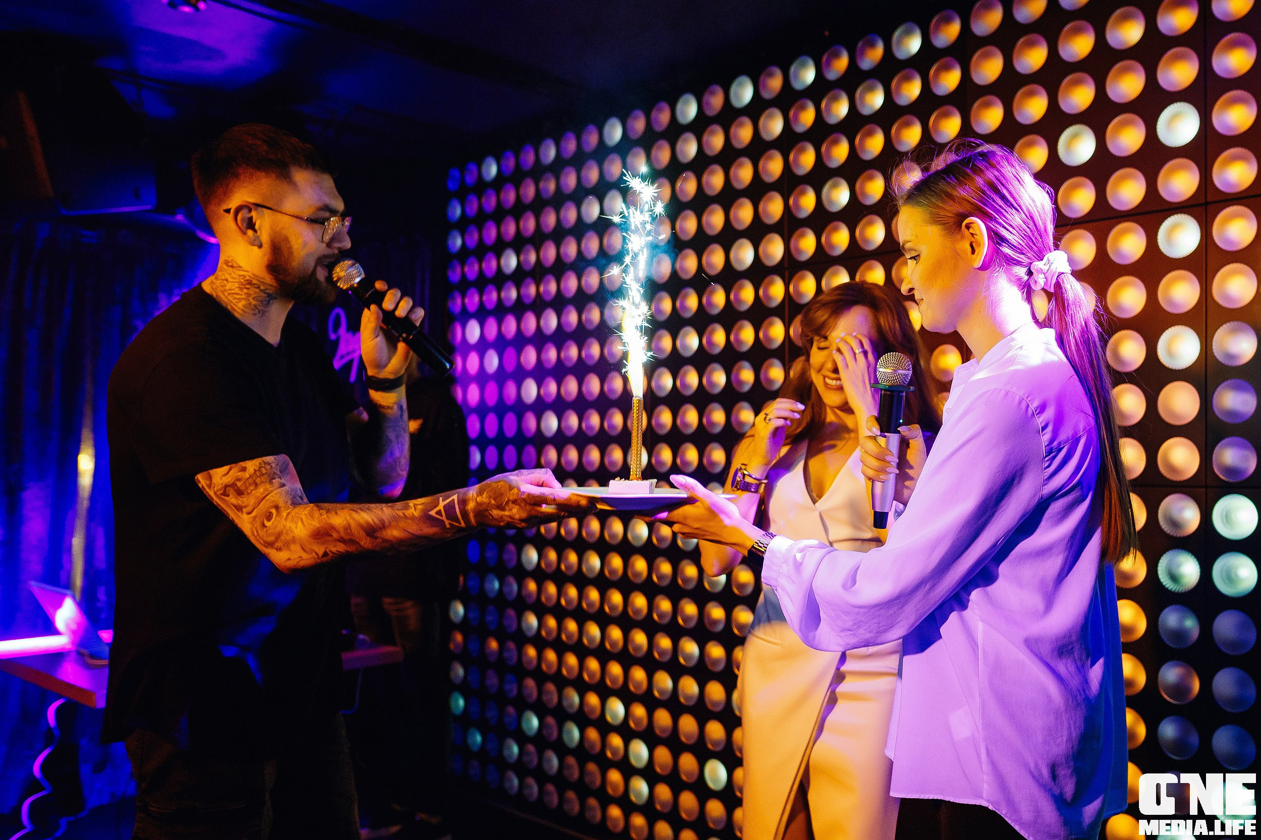 Фотоотчет из караоке клуба Эйфория. One Media Life: фоторепортажи, фотоотчеты с мероприятий и заведений