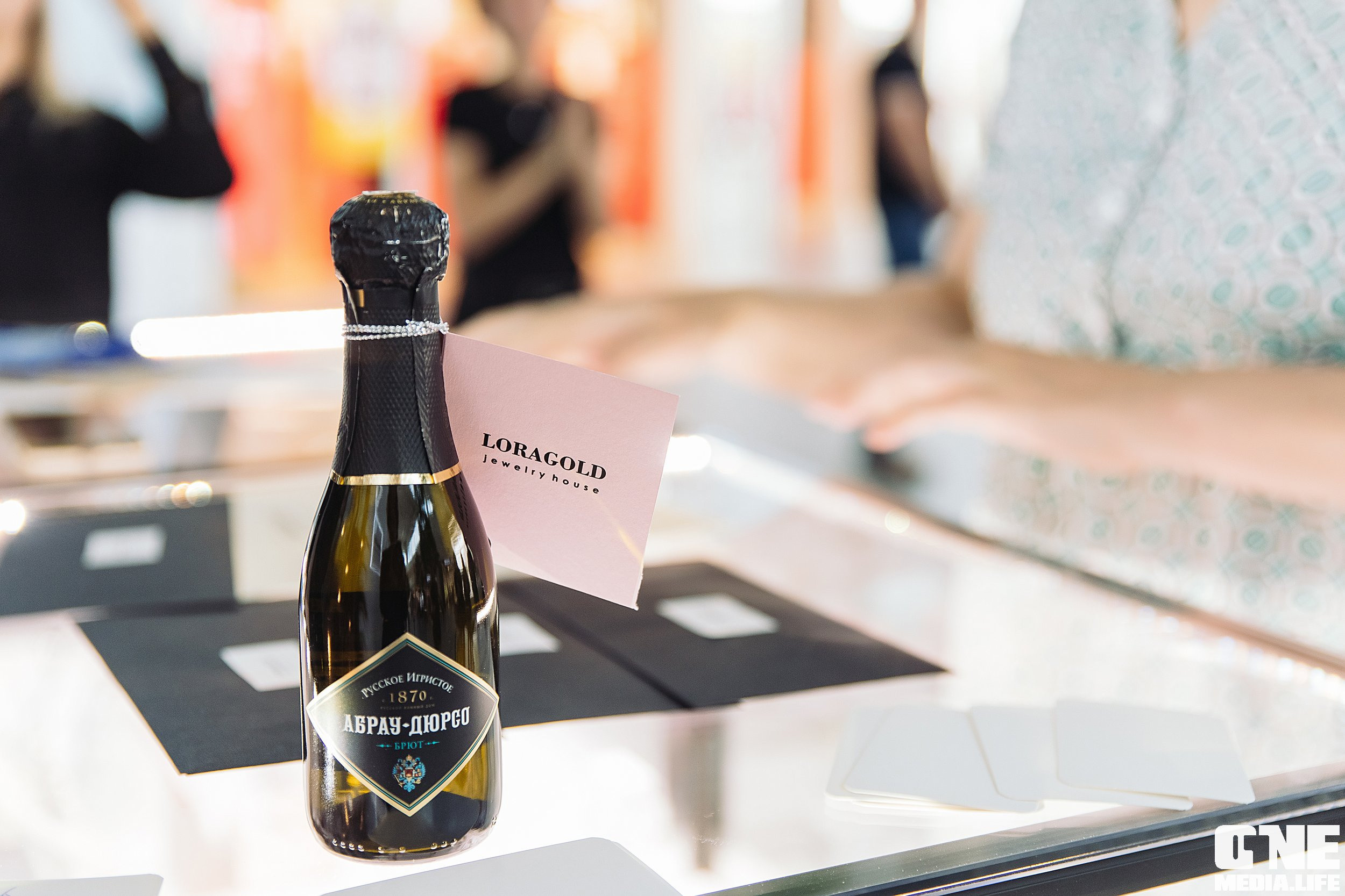 Фотоотчет с birthday party LoraGold jewelry в Балтии молл. One Media Life: фоторепортажи, фотоотчеты с мероприятий и заведений