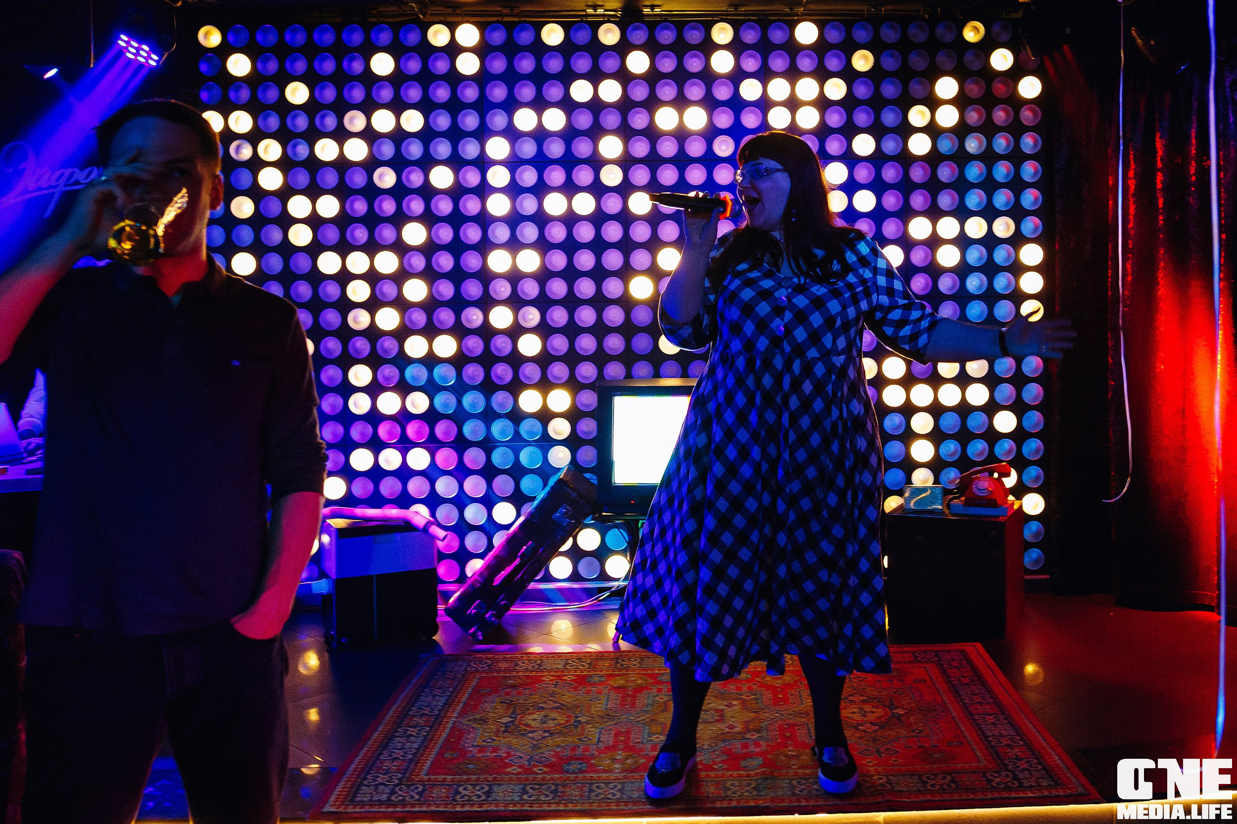 Фоторепортаж с вечеринки Малиновые 90-е в караоке клубе Эйфория. One Media Life: фоторепортажи, фотоотчеты с мероприятий и заведений