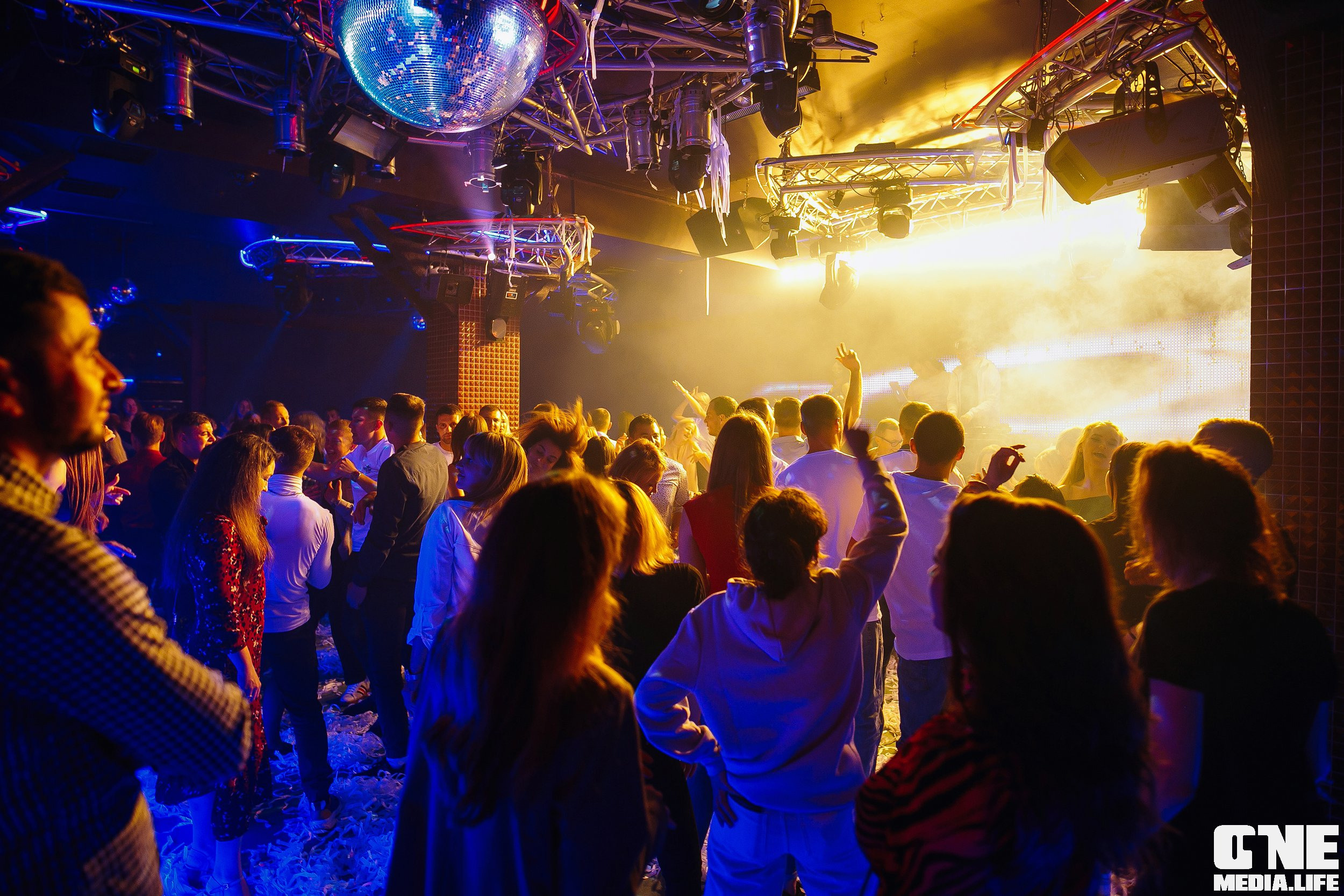 Фоторепортаж из ночного клуба Планета. One Media Life: фоторепортажи, фотоотчеты с мероприятий и заведений