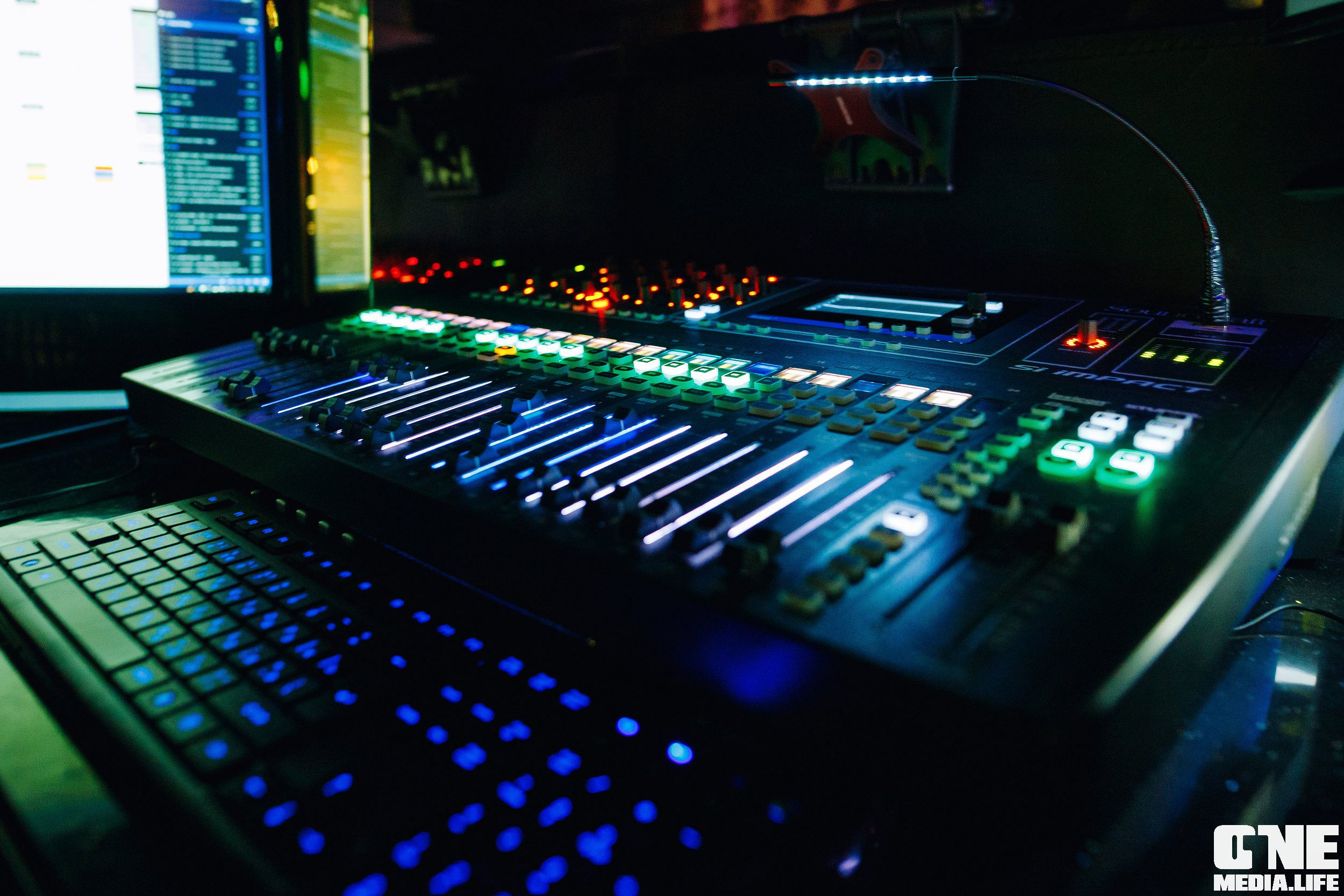 Фоторепортаж из караоке клуба Эйфория. One Media Life: фоторепортажи, фотоотчеты с мероприятий и заведений