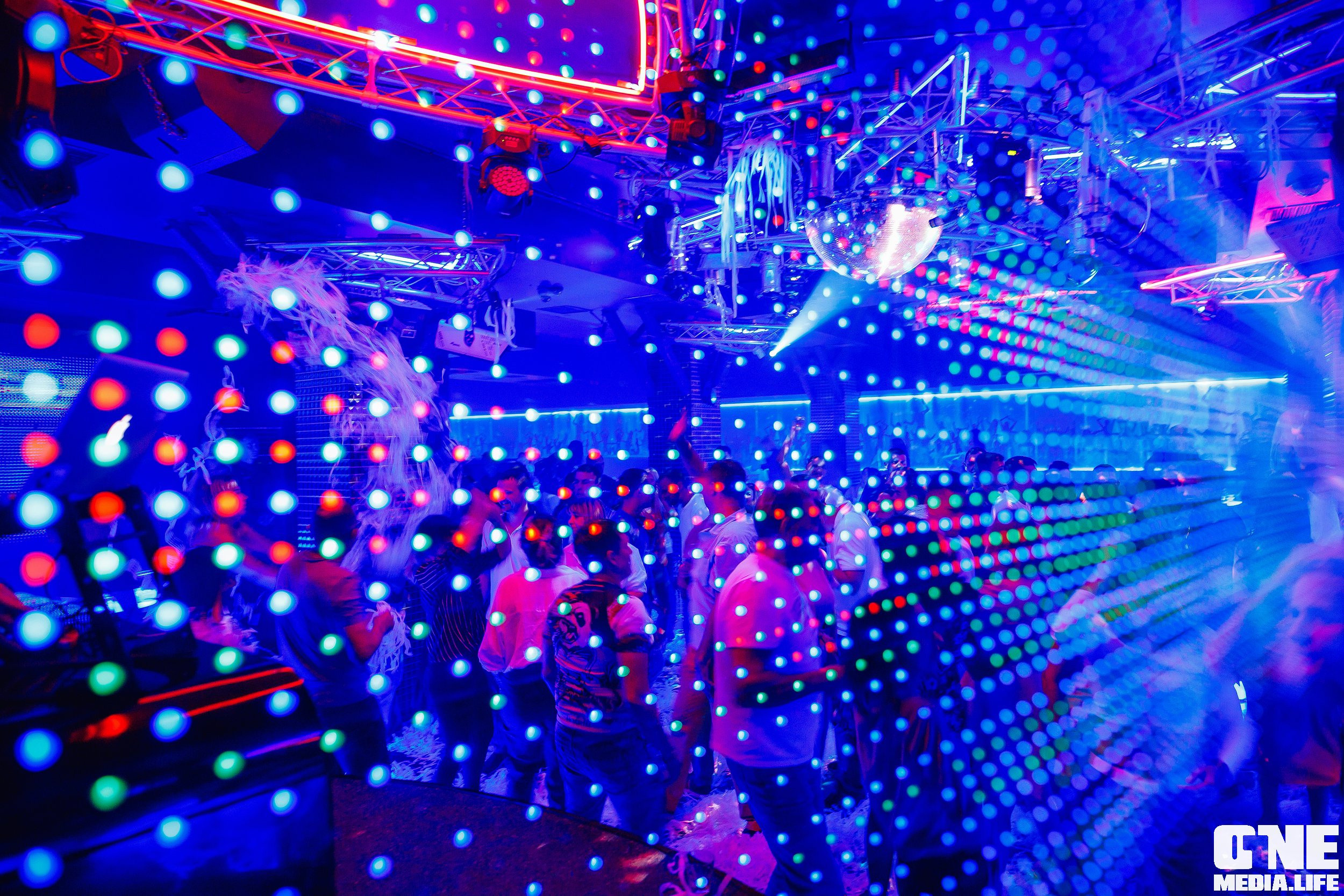 Фоторепортаж из ночного клуба Планета. One Media Life: фоторепортажи, фотоотчеты с мероприятий и заведений