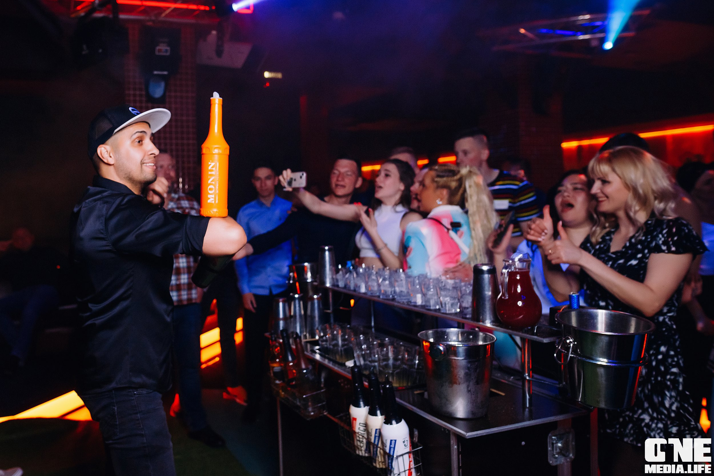 Фотоотчет из ночного клуба Планета. One Media Life: фоторепортажи, фотоотчеты с мероприятий и заведений