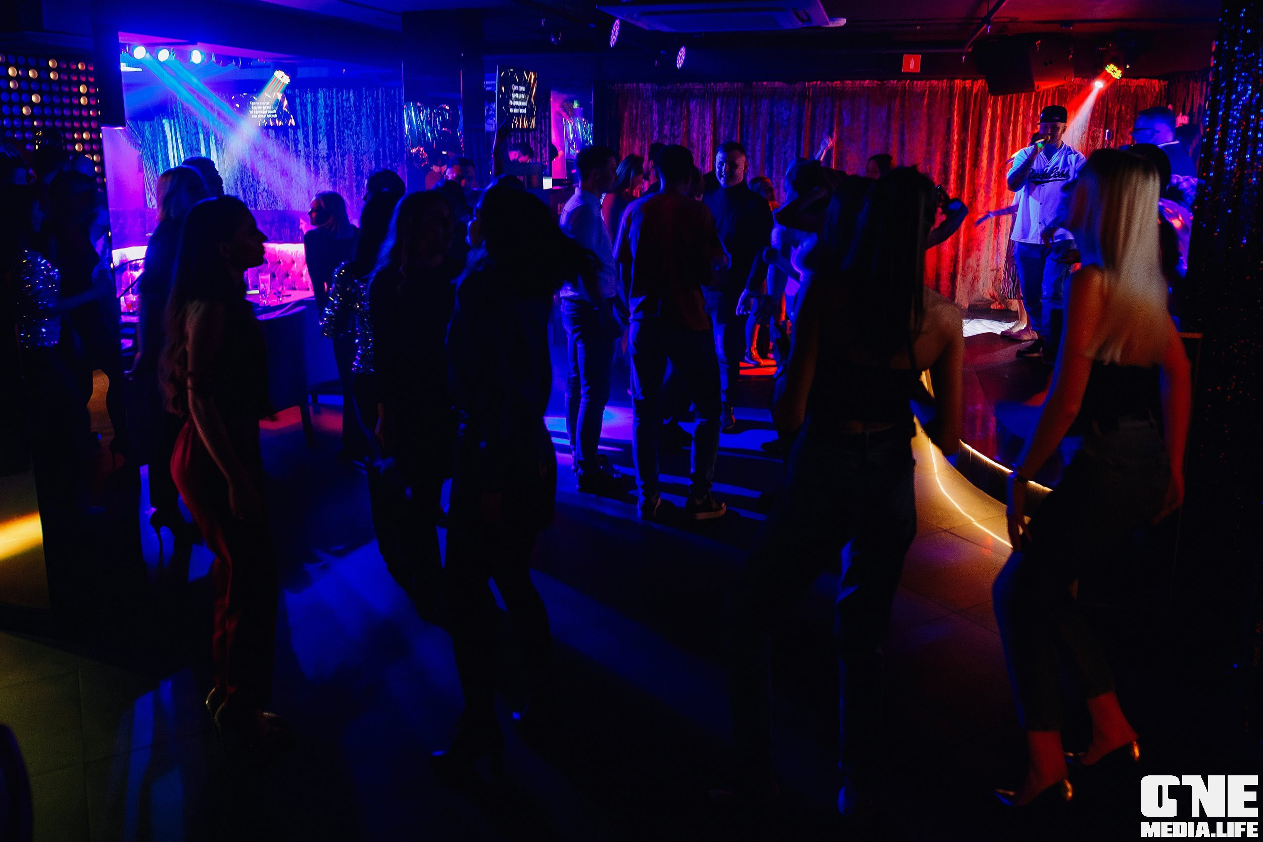 Фоторепортаж из караоке клуба Эйфория. One Media Life: фоторепортажи, фотоотчеты с мероприятий и заведений