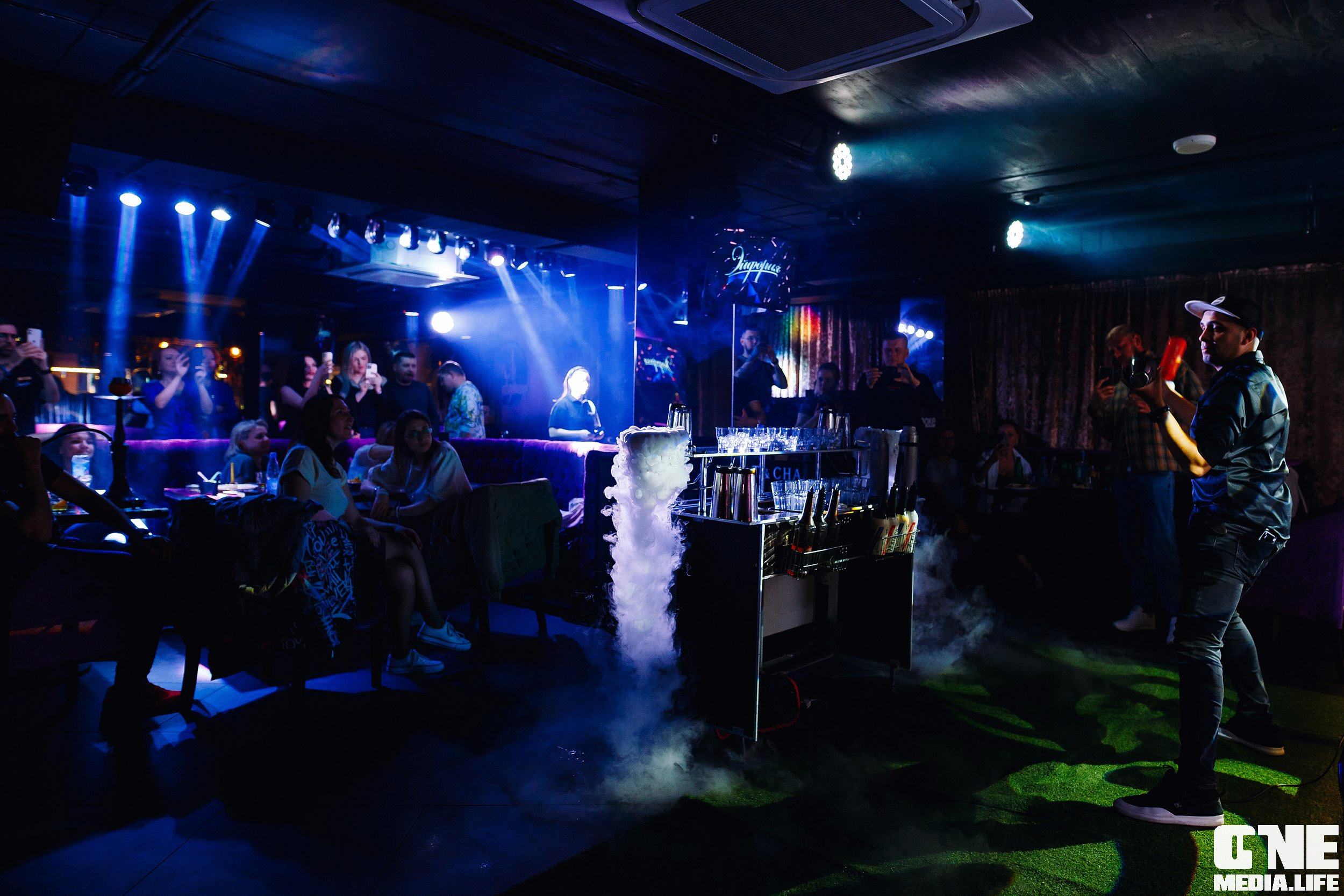 Фотоотчет из караоке клуба Эйфория. One Media Life: фоторепортажи, фотоотчеты с мероприятий и заведений