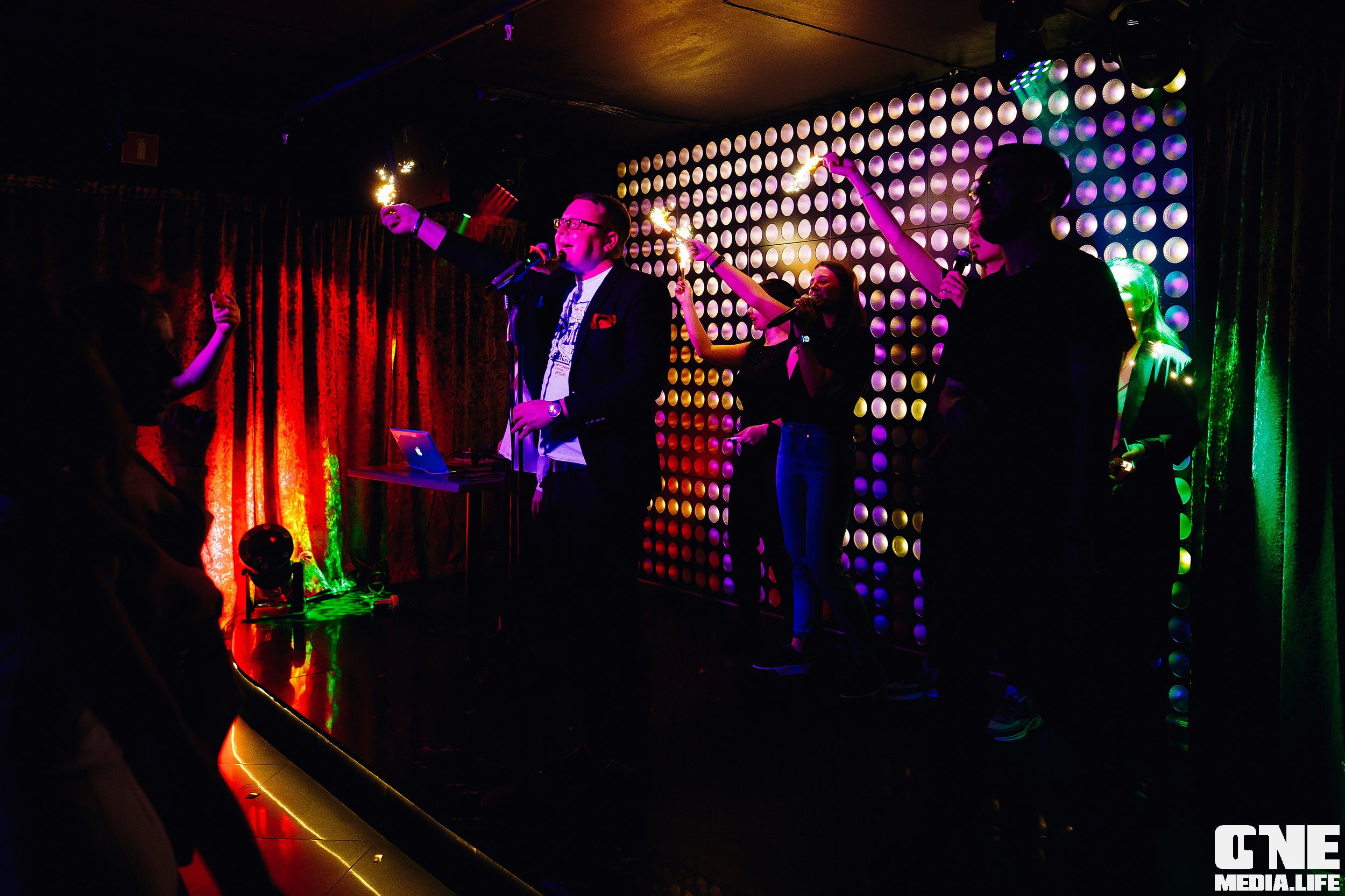 Фотоотчет из караоке клуба Эйфория. One Media Life: фоторепортажи, фотоотчеты с мероприятий и заведений