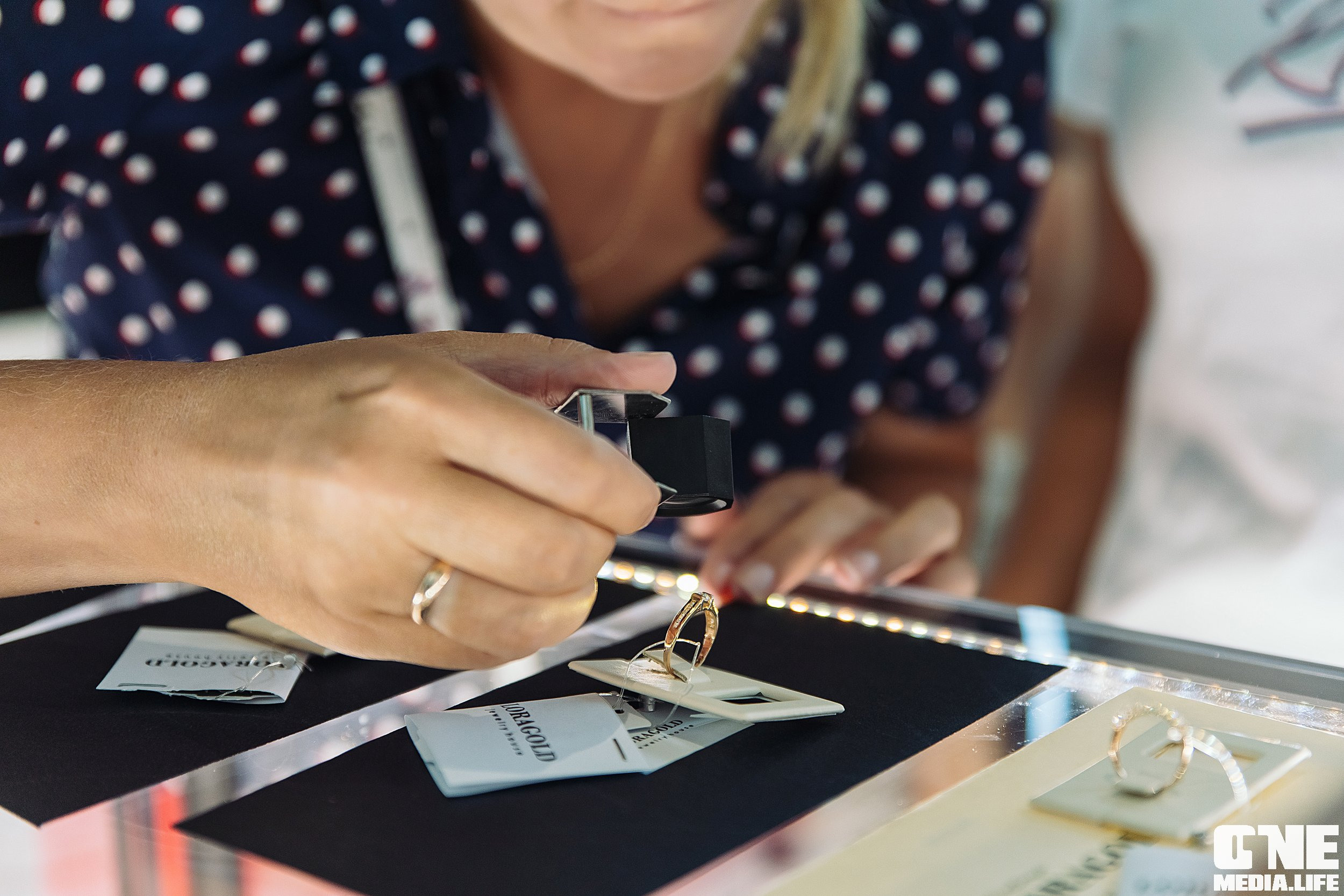 Фотоотчет с birthday party LoraGold jewelry в Балтии молл. One Media Life: фоторепортажи, фотоотчеты с мероприятий и заведений