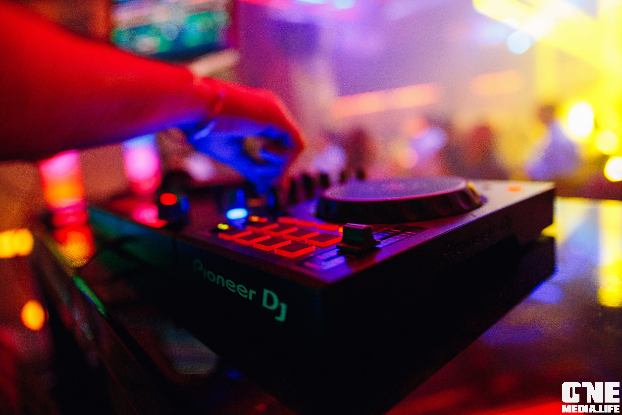 Фотоотчет из ночного клуба Планета. One Media Life: фоторепортажи, фотоотчеты с мероприятий и заведений