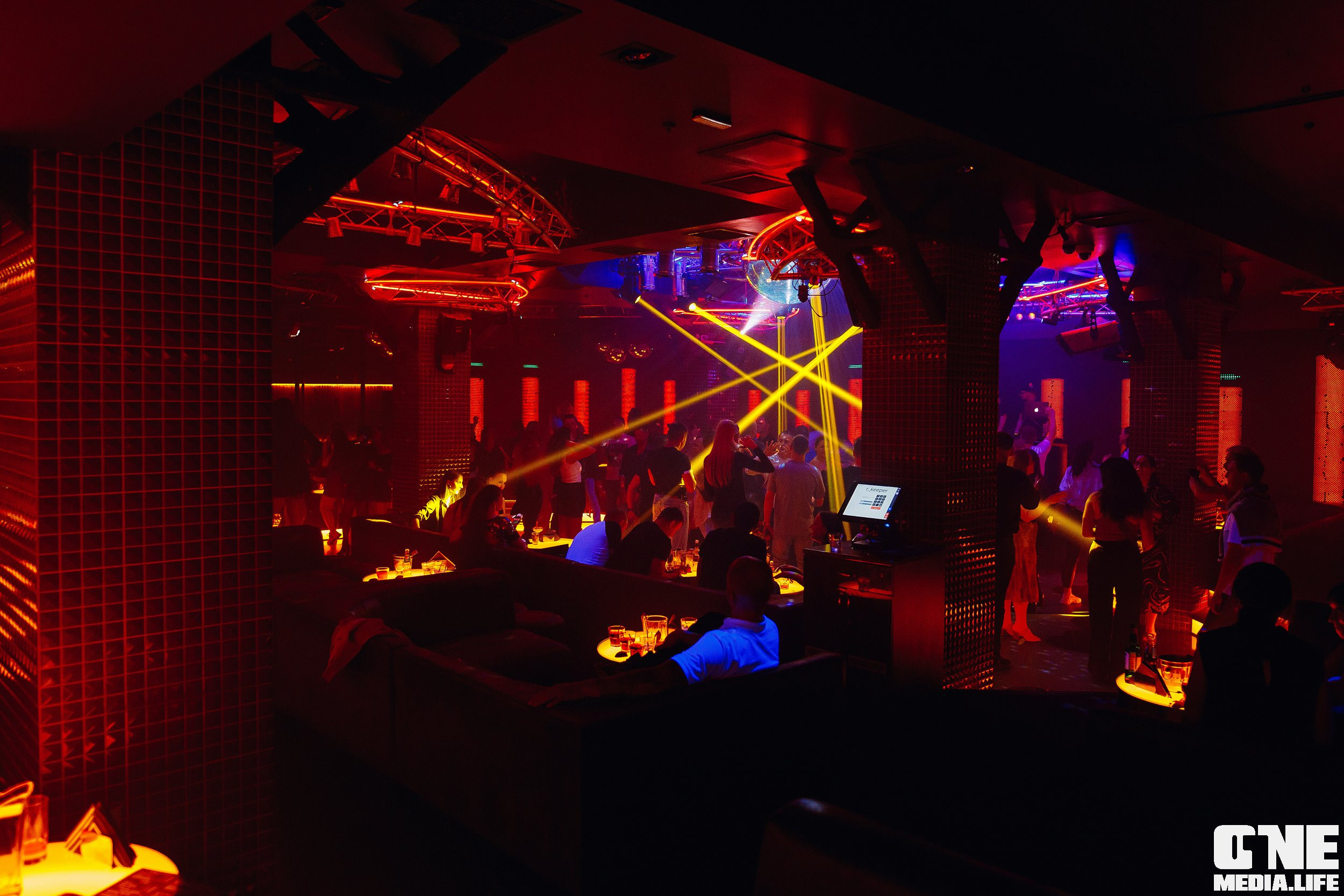 Фотоотчет из ночного клуба Планета. One Media Life: фоторепортажи, фотоотчеты с мероприятий и заведений