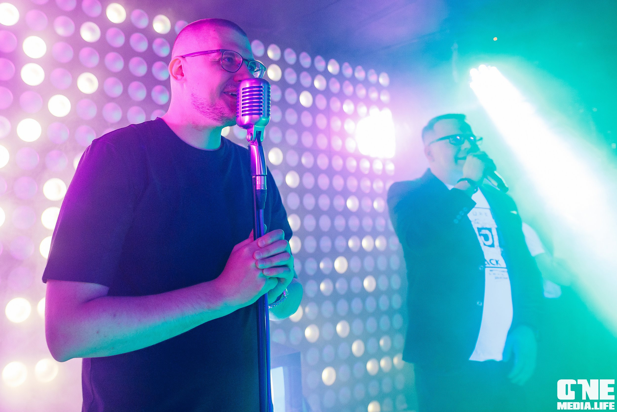 Фоторепортаж с вечеринки Малиновые 90-е в караоке клубе Эйфория. One Media Life: фоторепортажи, фотоотчеты с мероприятий и заведений