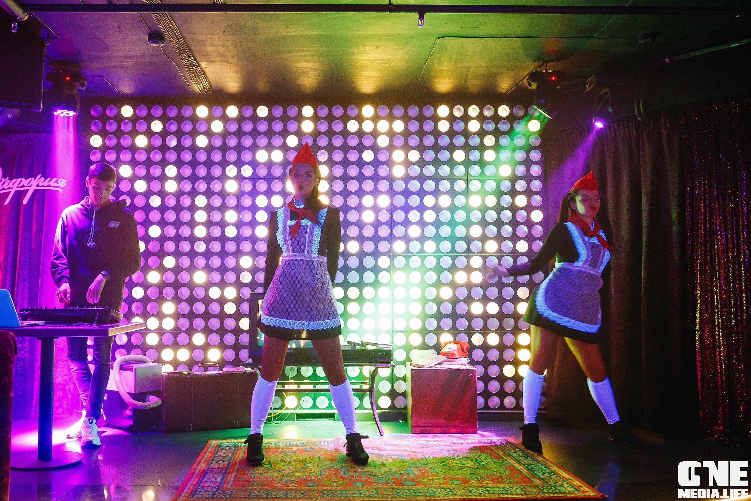 Мир, Клуб, Май в караоке Эйфория. One Media Life: фоторепортажи, фотоотчеты с мероприятий и заведений