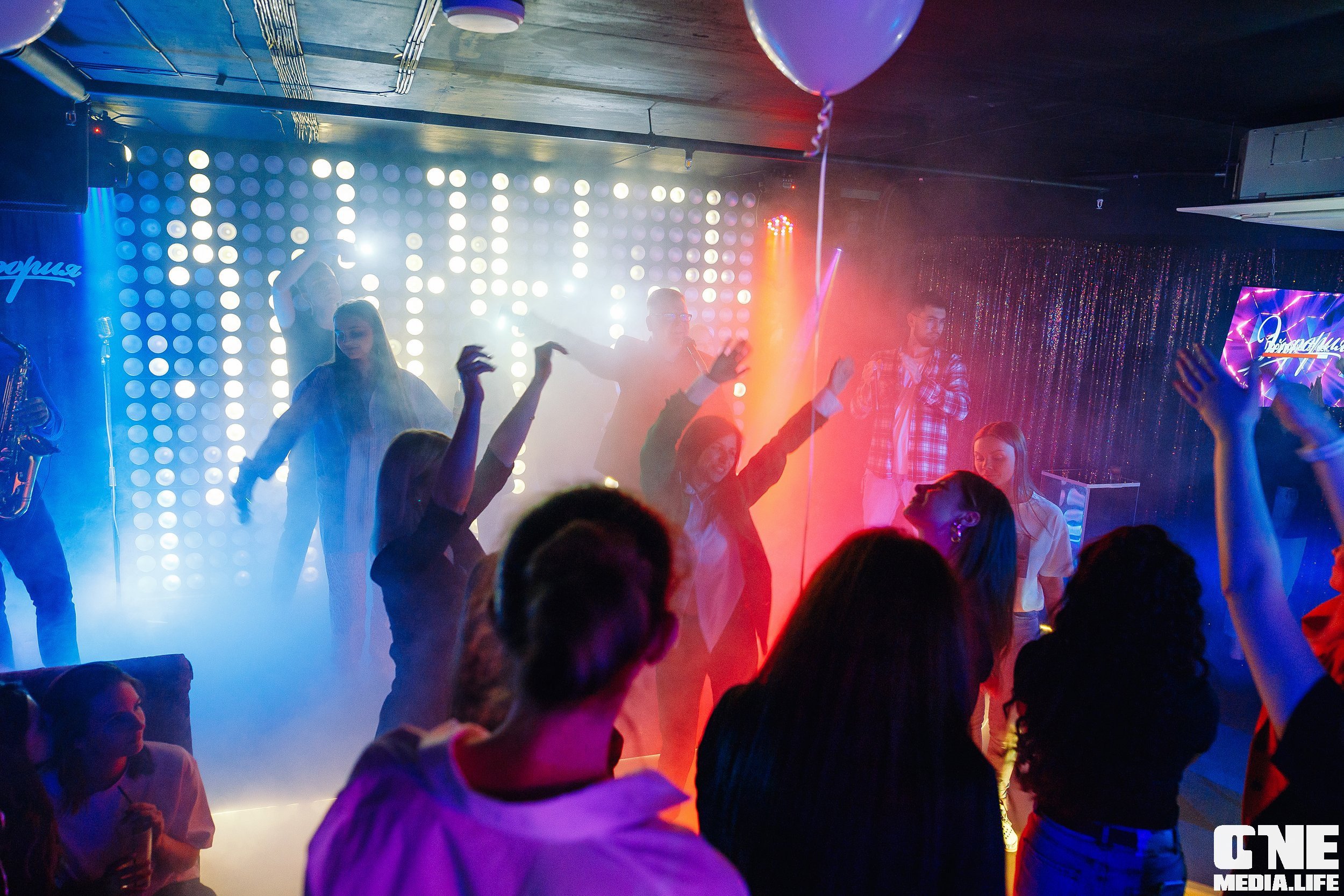 Фотоотчет из Freak Show Mystic в караоке клубе Эйфория. One Media Life: фоторепортажи, фотоотчеты с мероприятий и заведений