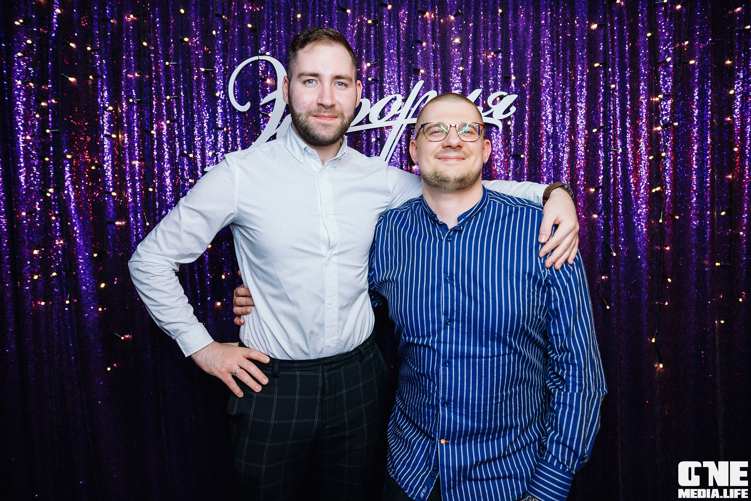 Фотоотчет из Freak Show Mystic в караоке клубе Эйфория. One Media Life: фоторепортажи, фотоотчеты с мероприятий и заведений