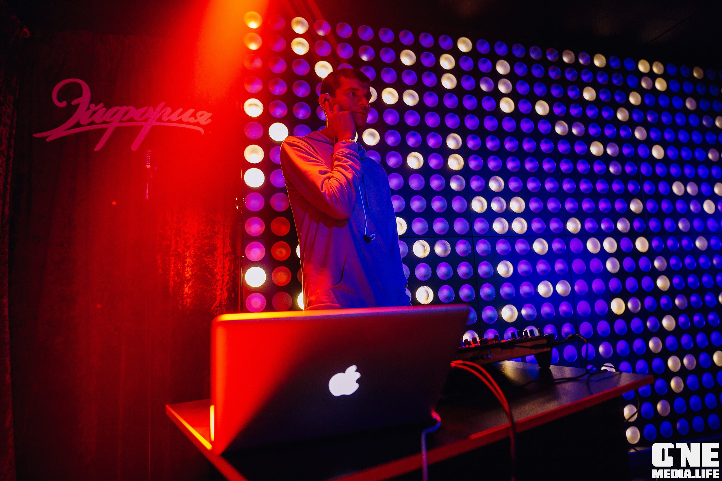 Фоторепортаж из караоке-клуба Эйфория. One Media Life: фоторепортажи, фотоотчеты с мероприятий и заведений