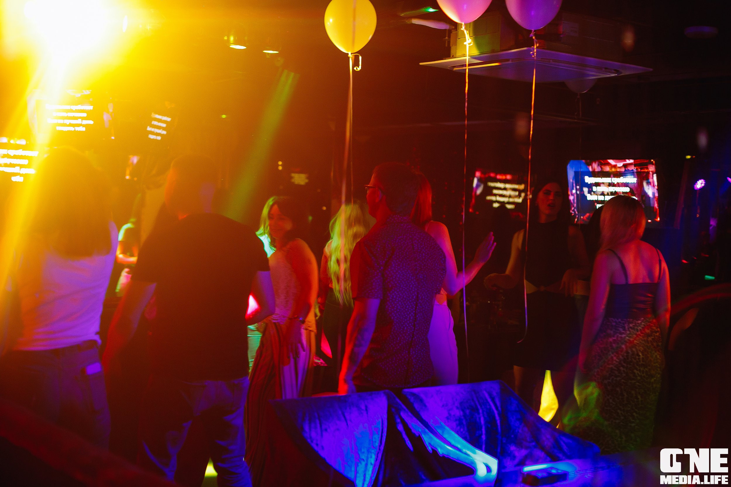 Фоторепортаж из караоке-клуба «Эйфория». One Media Life: фоторепортажи, фотоотчеты с мероприятий и заведений