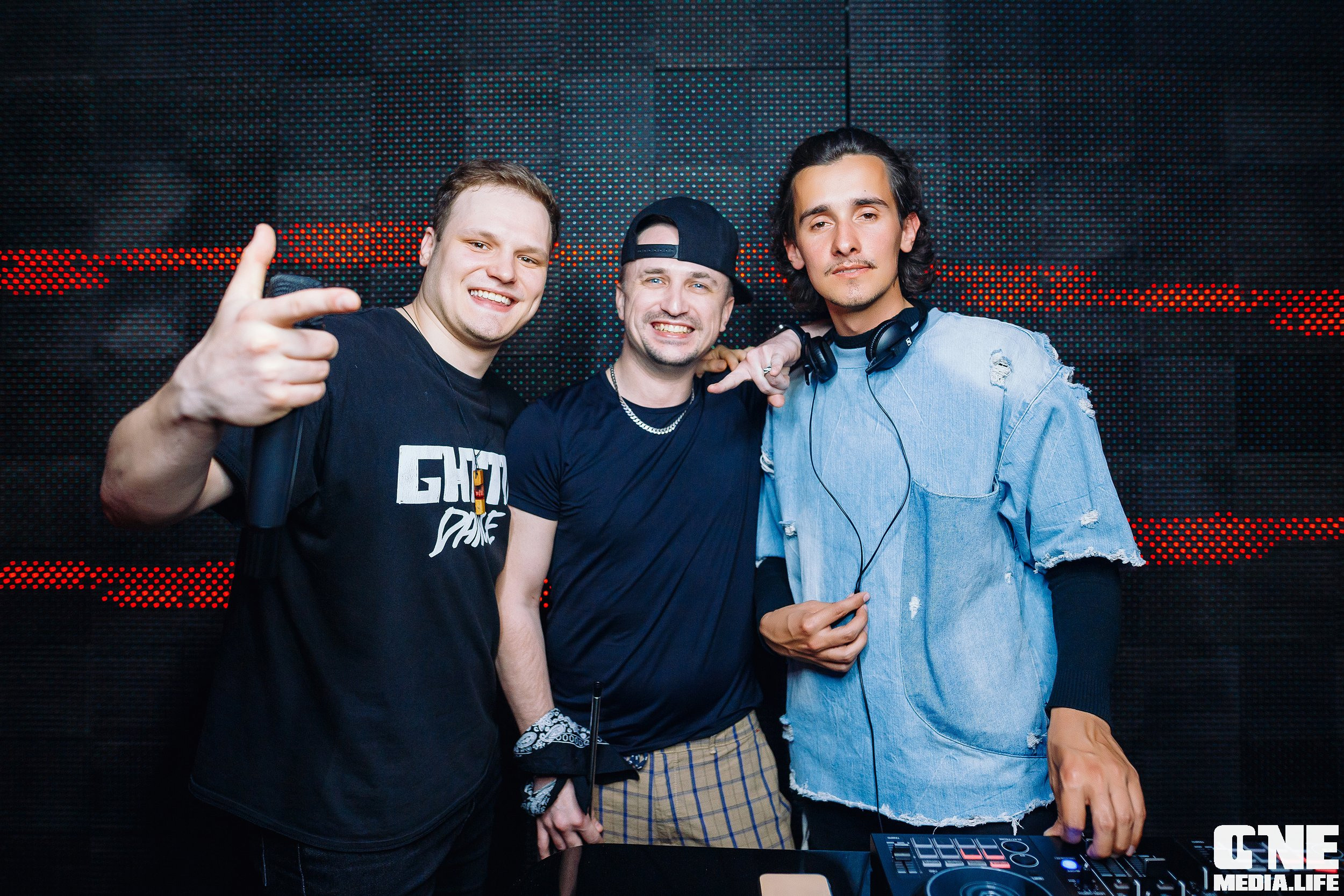 Фотоотчет из ночного клуба Планета. One Media Life: фоторепортажи, фотоотчеты с мероприятий и заведений