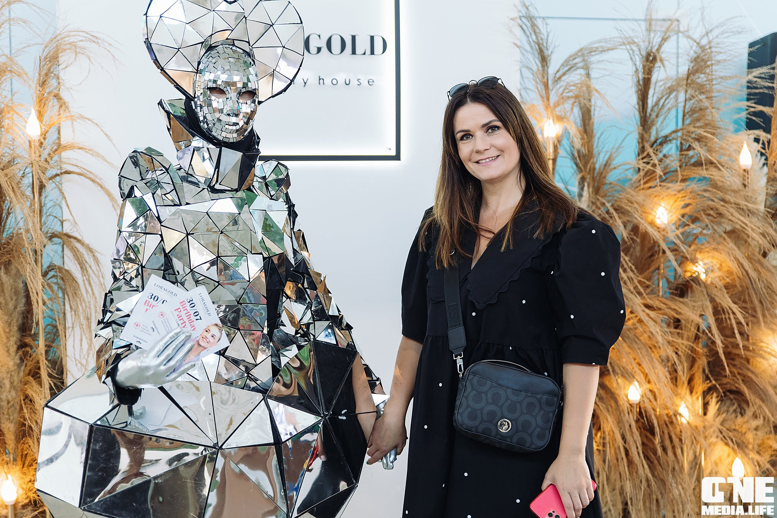 Фотоотчет с birthday party LoraGold jewelry в Балтии молл. One Media Life: фоторепортажи, фотоотчеты с мероприятий и заведений