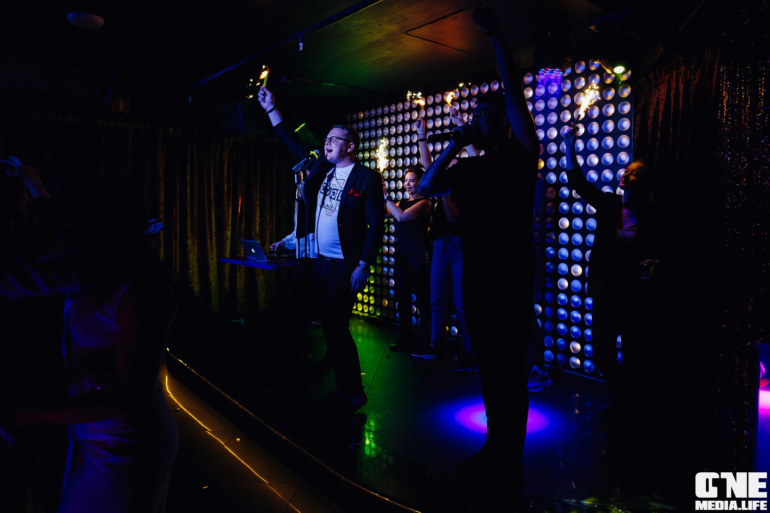 Фотоотчет из караоке клуба Эйфория. One Media Life: фоторепортажи, фотоотчеты с мероприятий и заведений